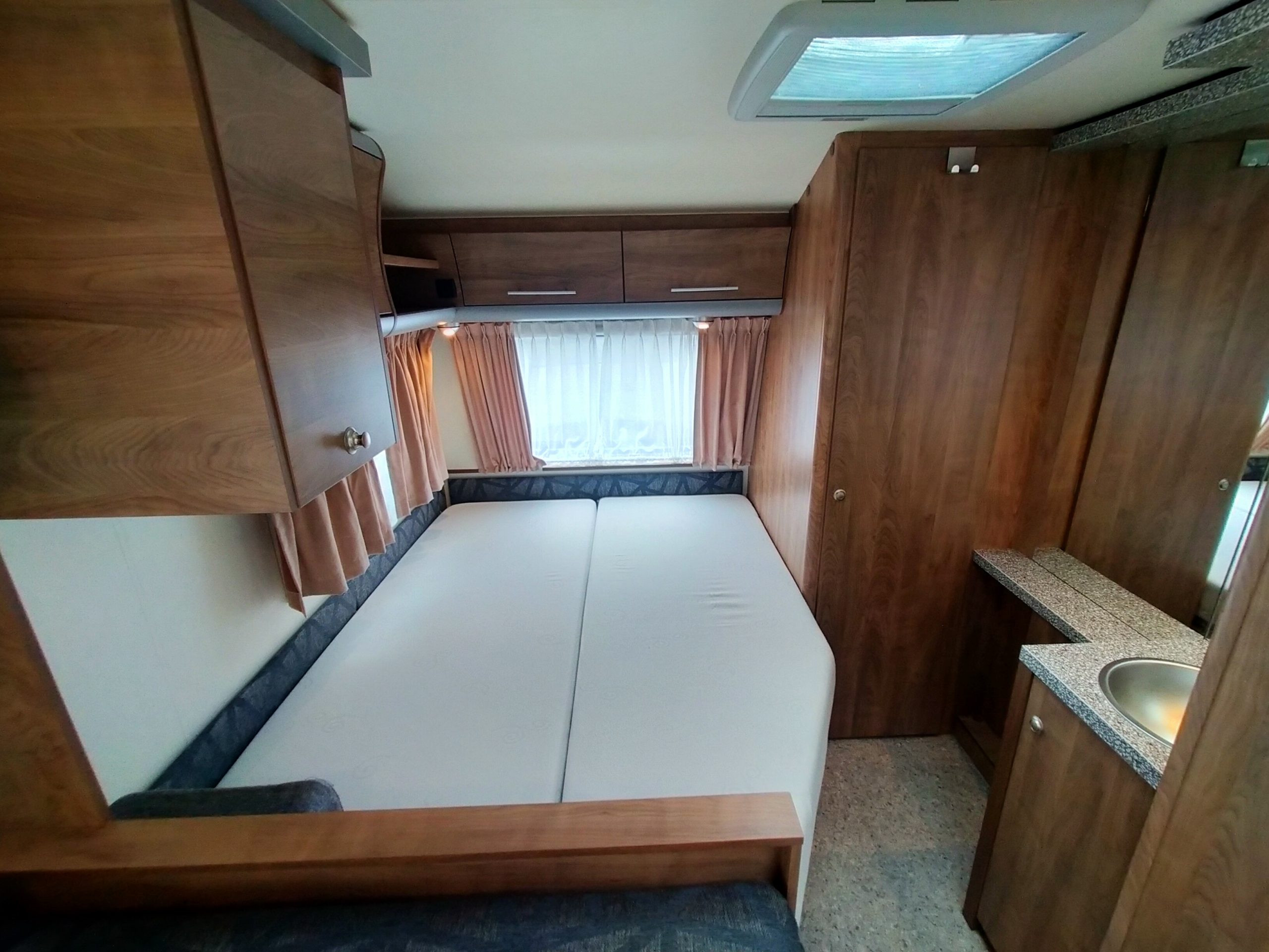 Home Star Racer 40 met fransbed