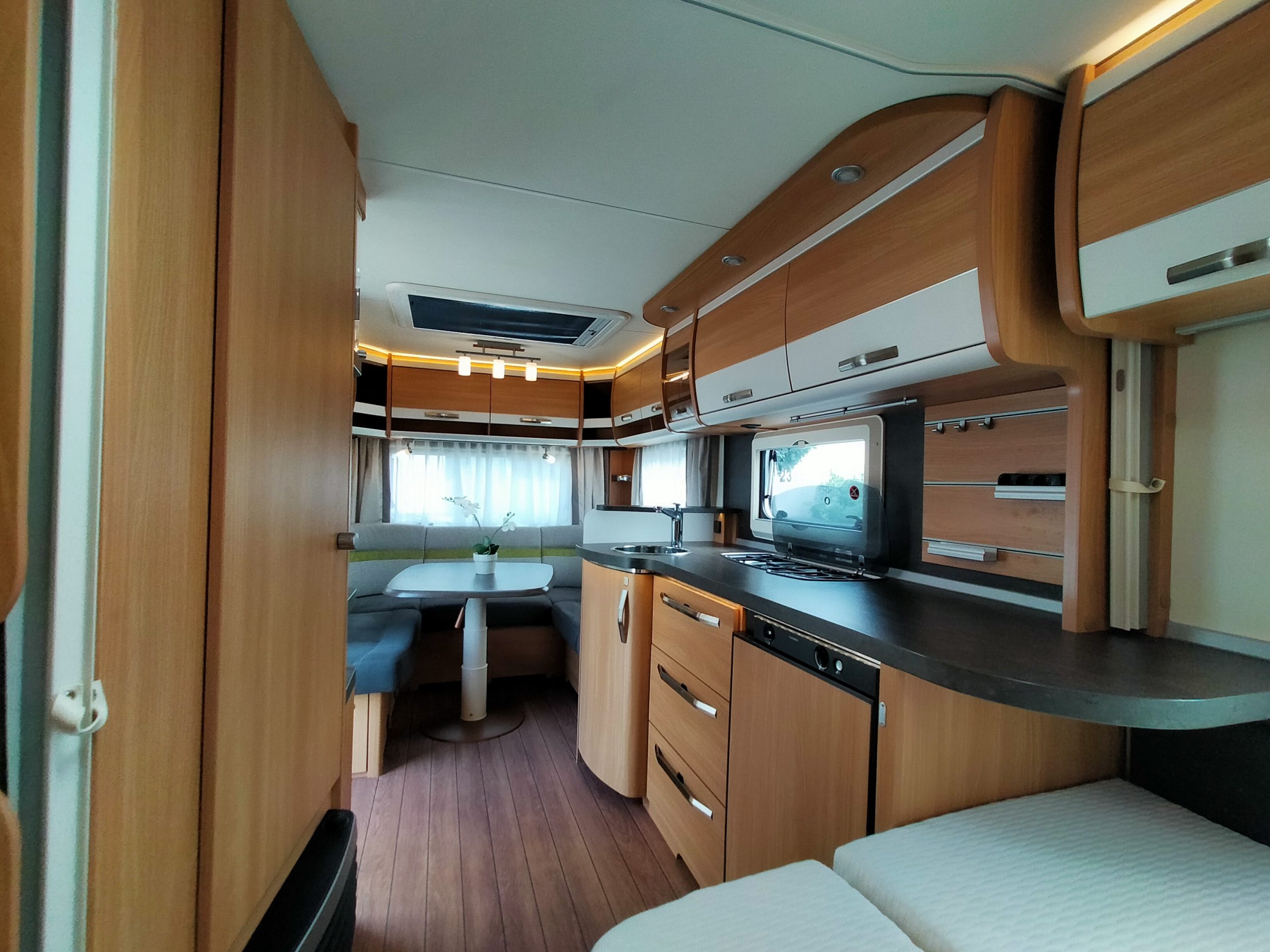 Knaus Suwind 500 FU ZILVER Selection