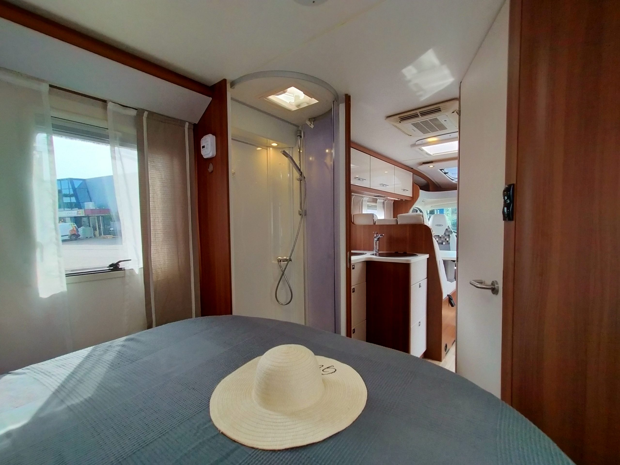 LMC Cruiser T 722 Qeensbed