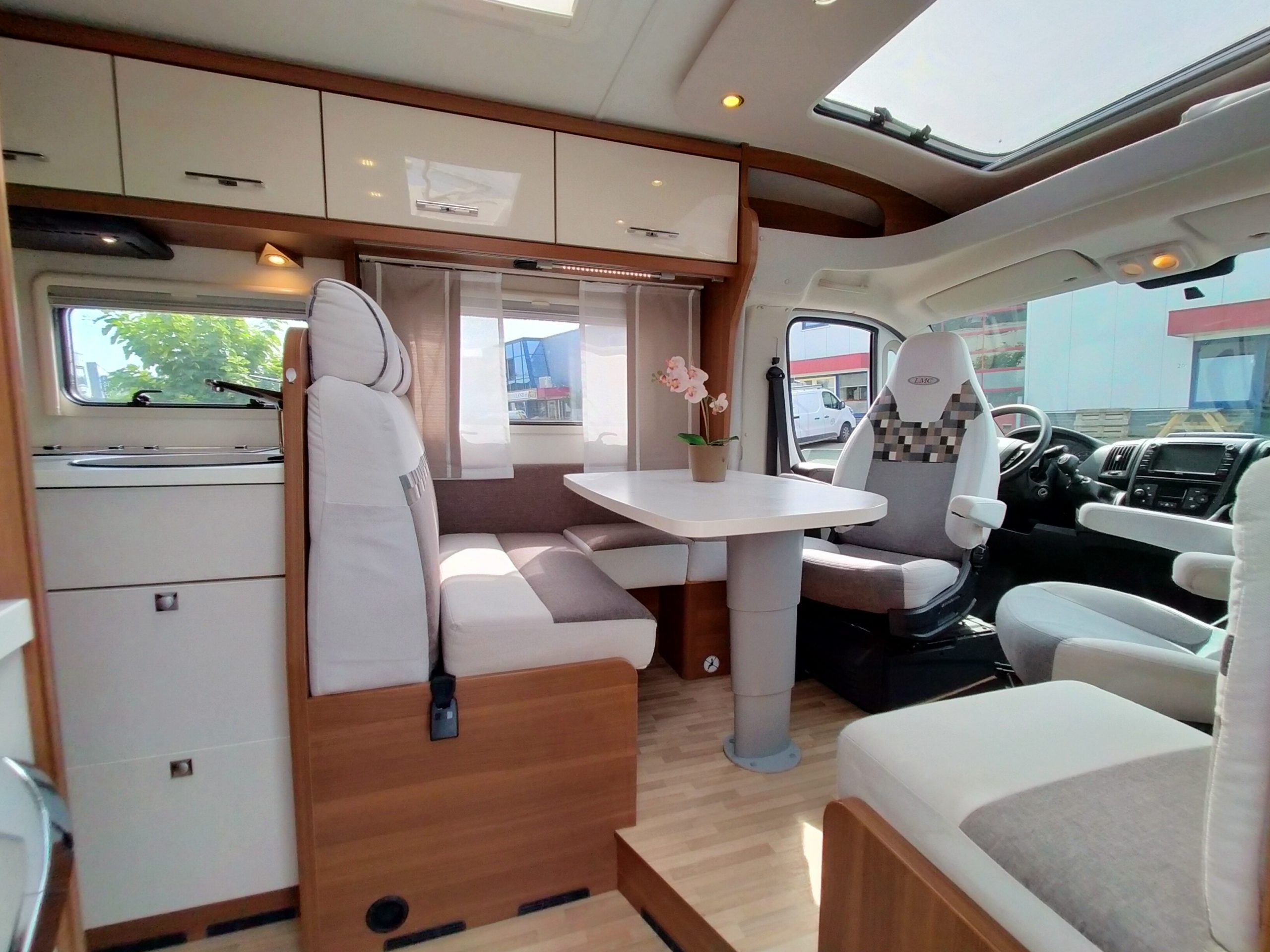 LMC Cruiser T 722 Qeensbed