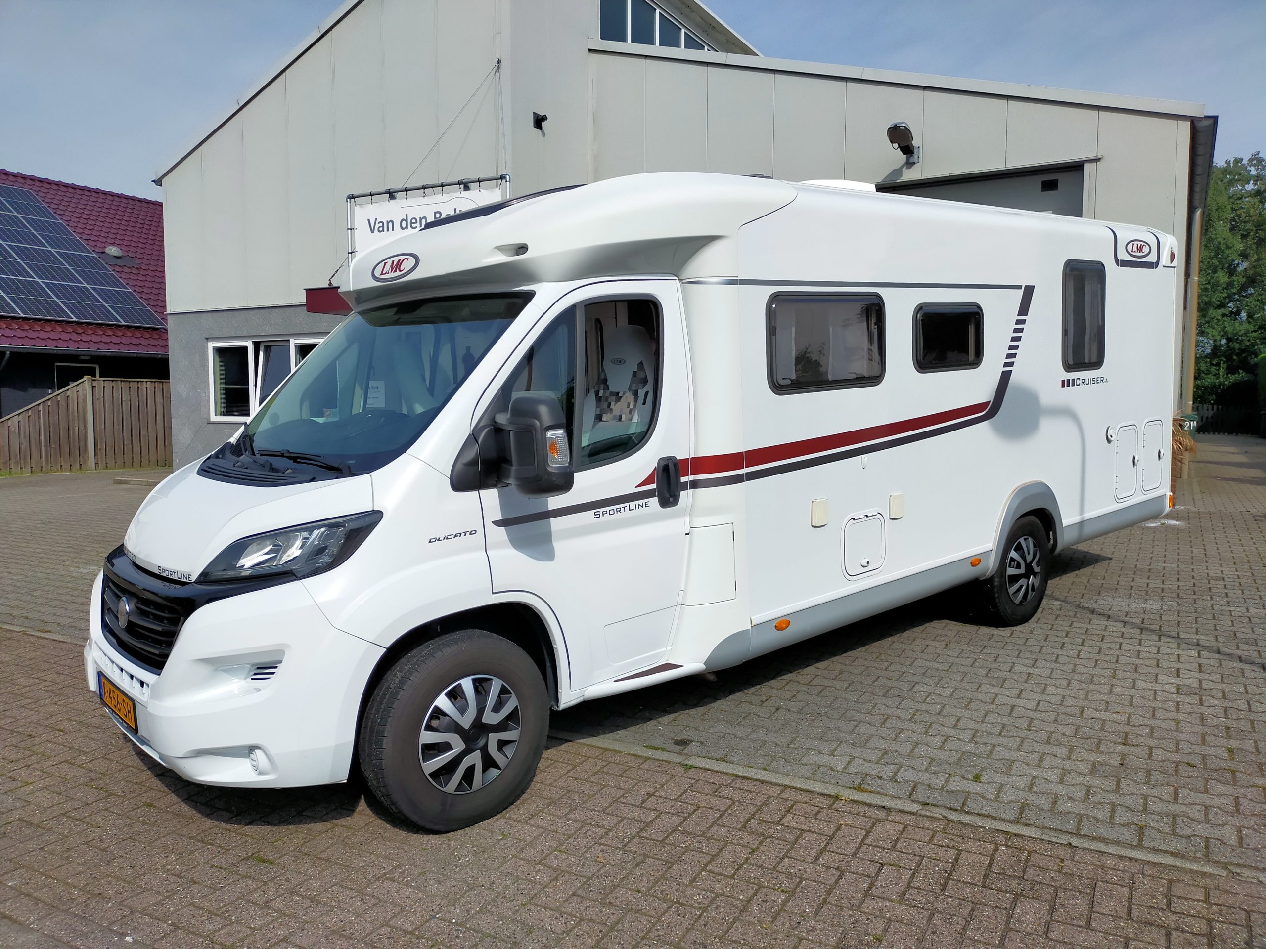 LMC Cruiser T 722 Qeensbed