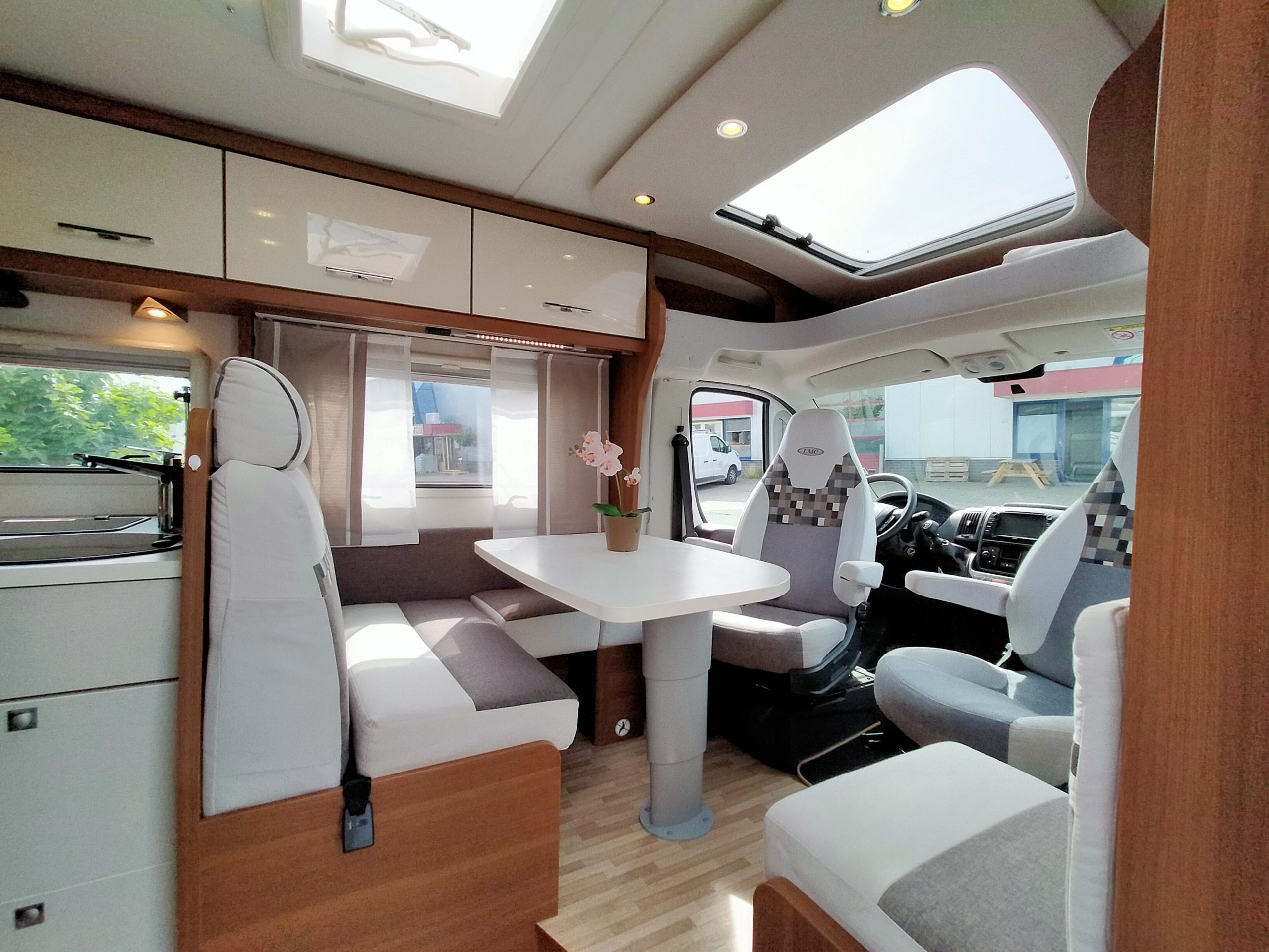 LMC Cruiser T 722 Qeensbed