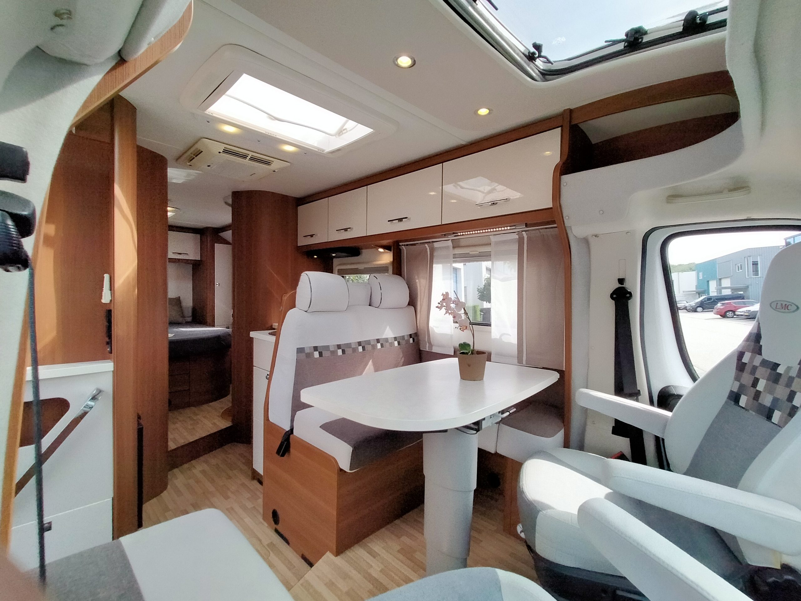 LMC Cruiser T 722 Qeensbed