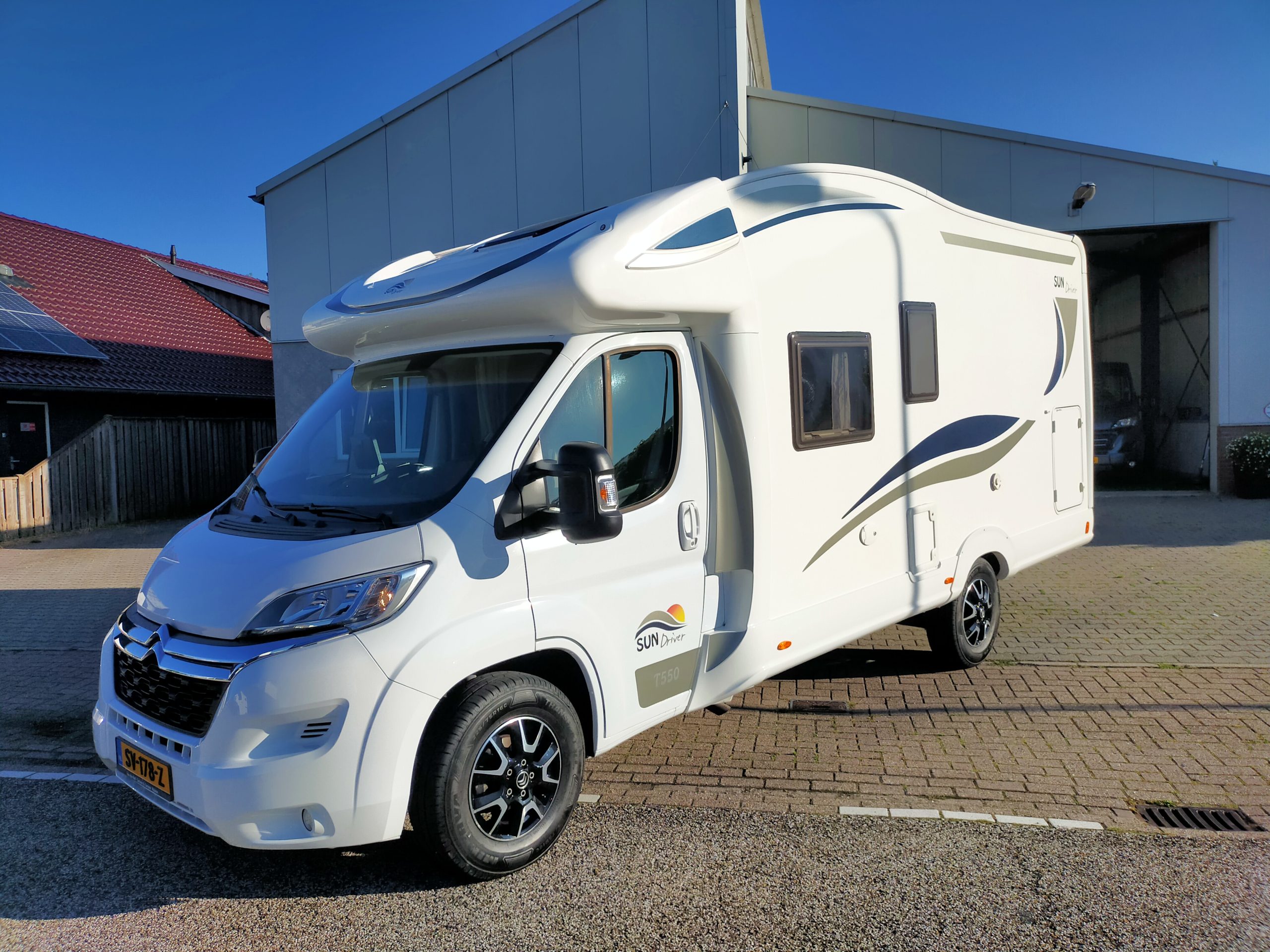 Sun Driver T550 dwarsbed en hefbed 5 persoons!