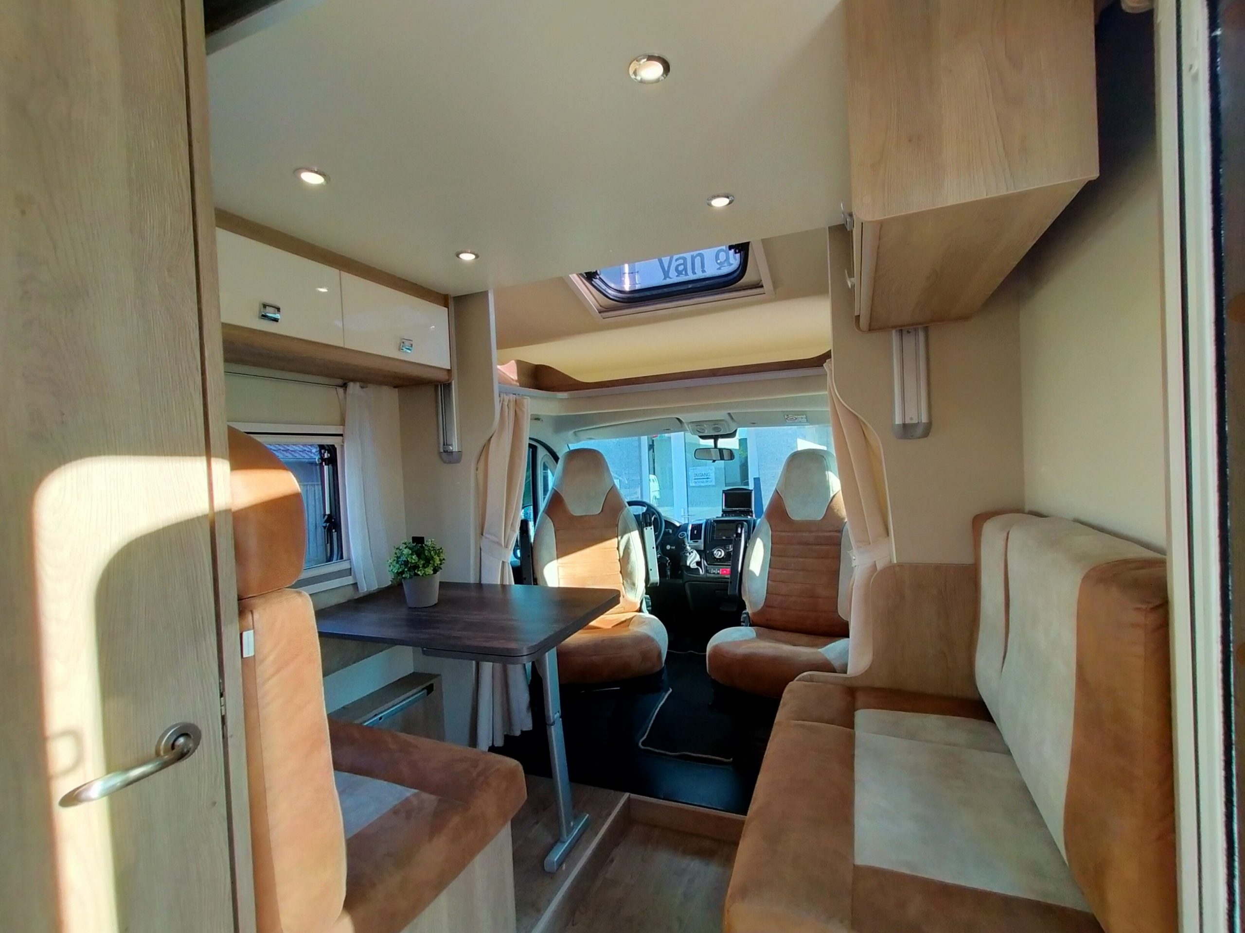 Sun Driver T550 dwarsbed en hefbed 5 persoons!