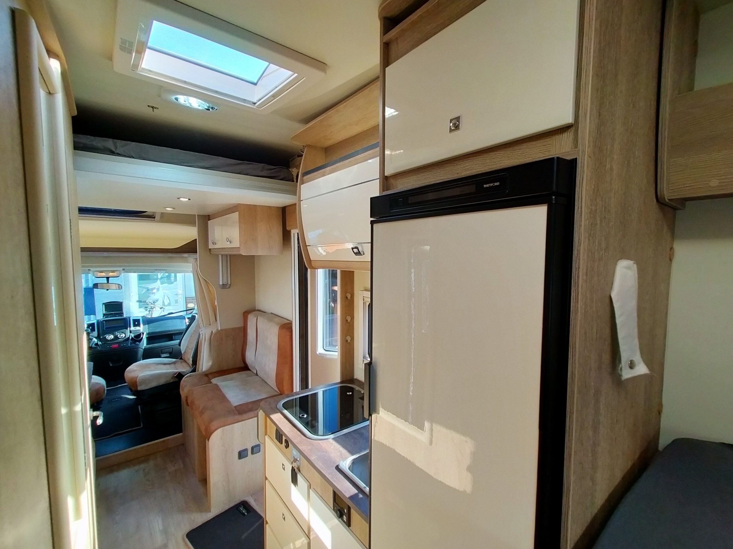 Sun Driver T550 dwarsbed en hefbed 5 persoons!