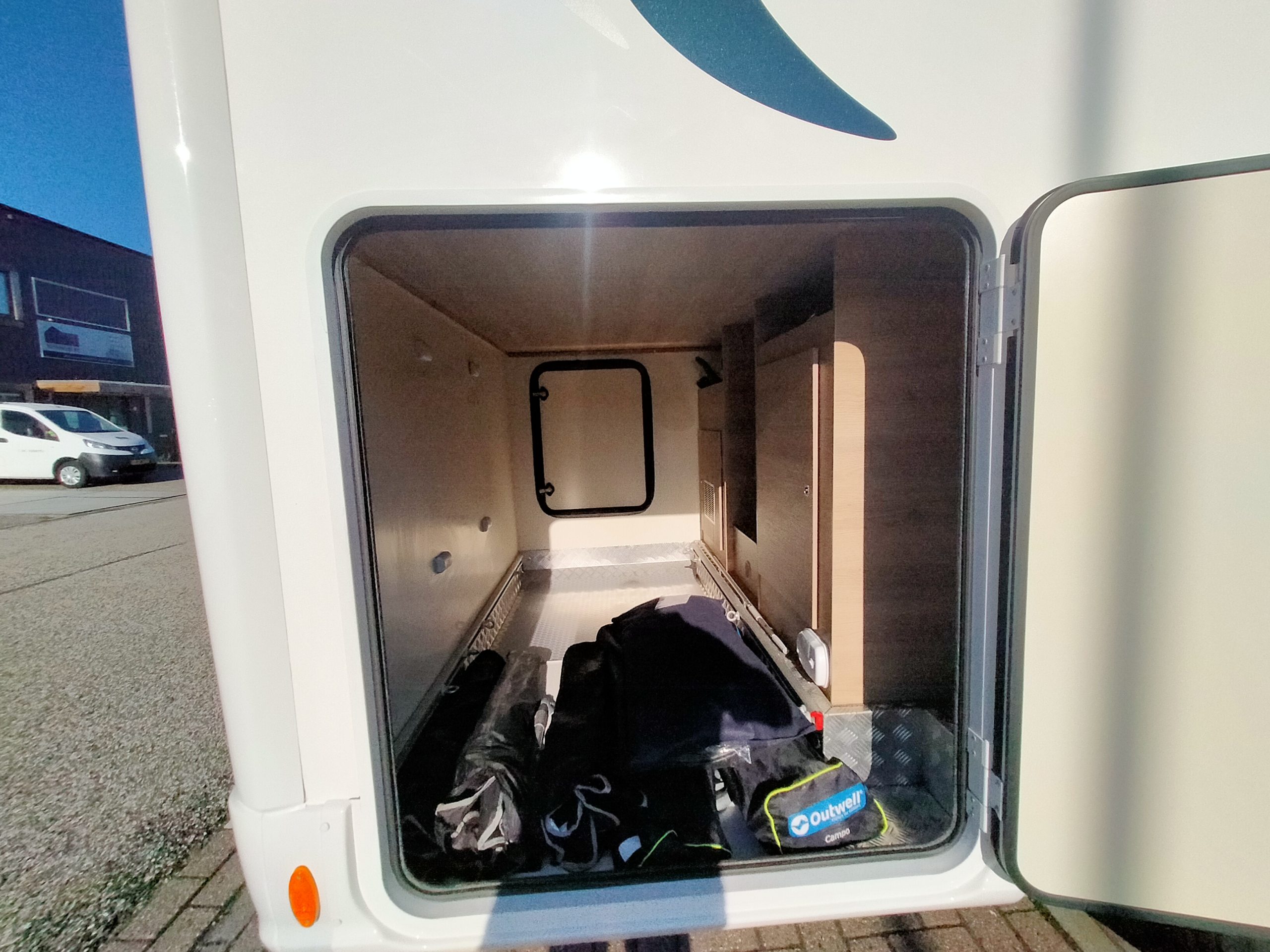 Sun Driver T550 dwarsbed en hefbed 5 persoons!