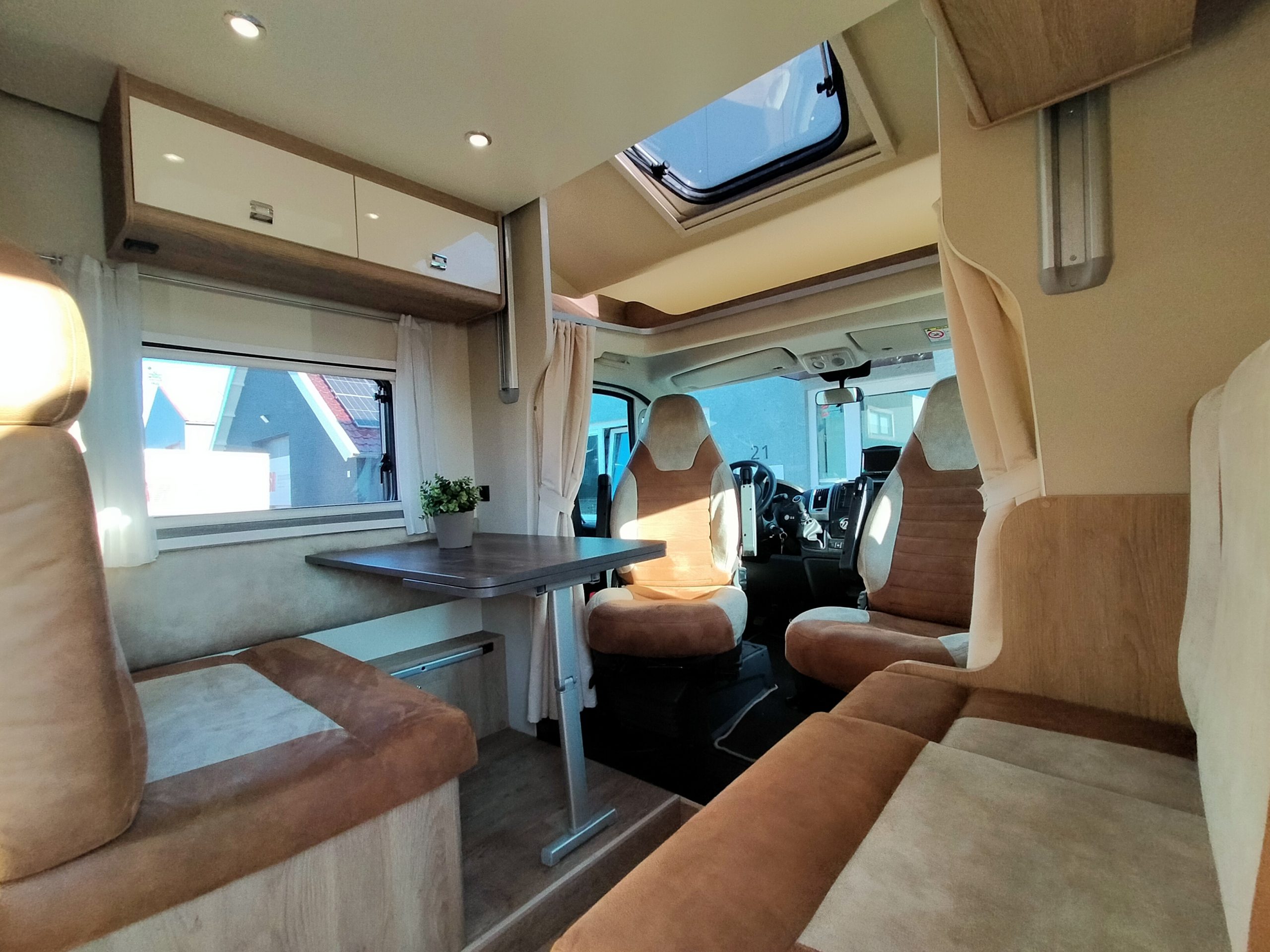 Sun Driver T550 dwarsbed en hefbed 5 persoons!