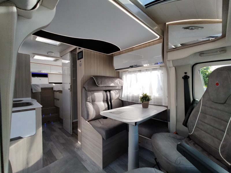 Camper Sun Driver T690 lengtebedden Van den Belt caravan en camper Gelijk aan Adria matrix (10)