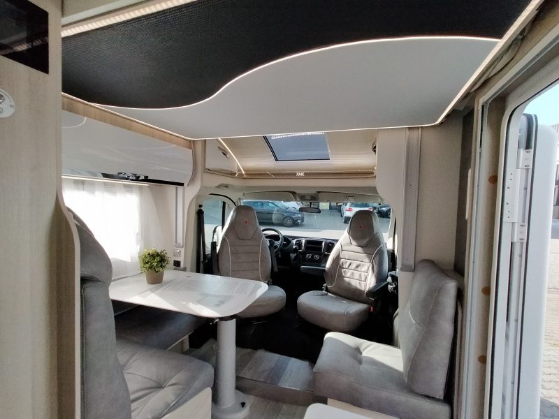 Camper Sun Driver T690 lengtebedden Van den Belt caravan en camper Gelijk aan Adria matrix (12)