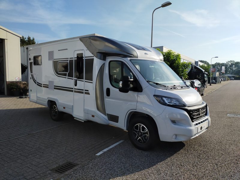 Camper Sun Driver T690 lengtebedden Van den Belt caravan en camper Gelijk aan Adria matrix (3)