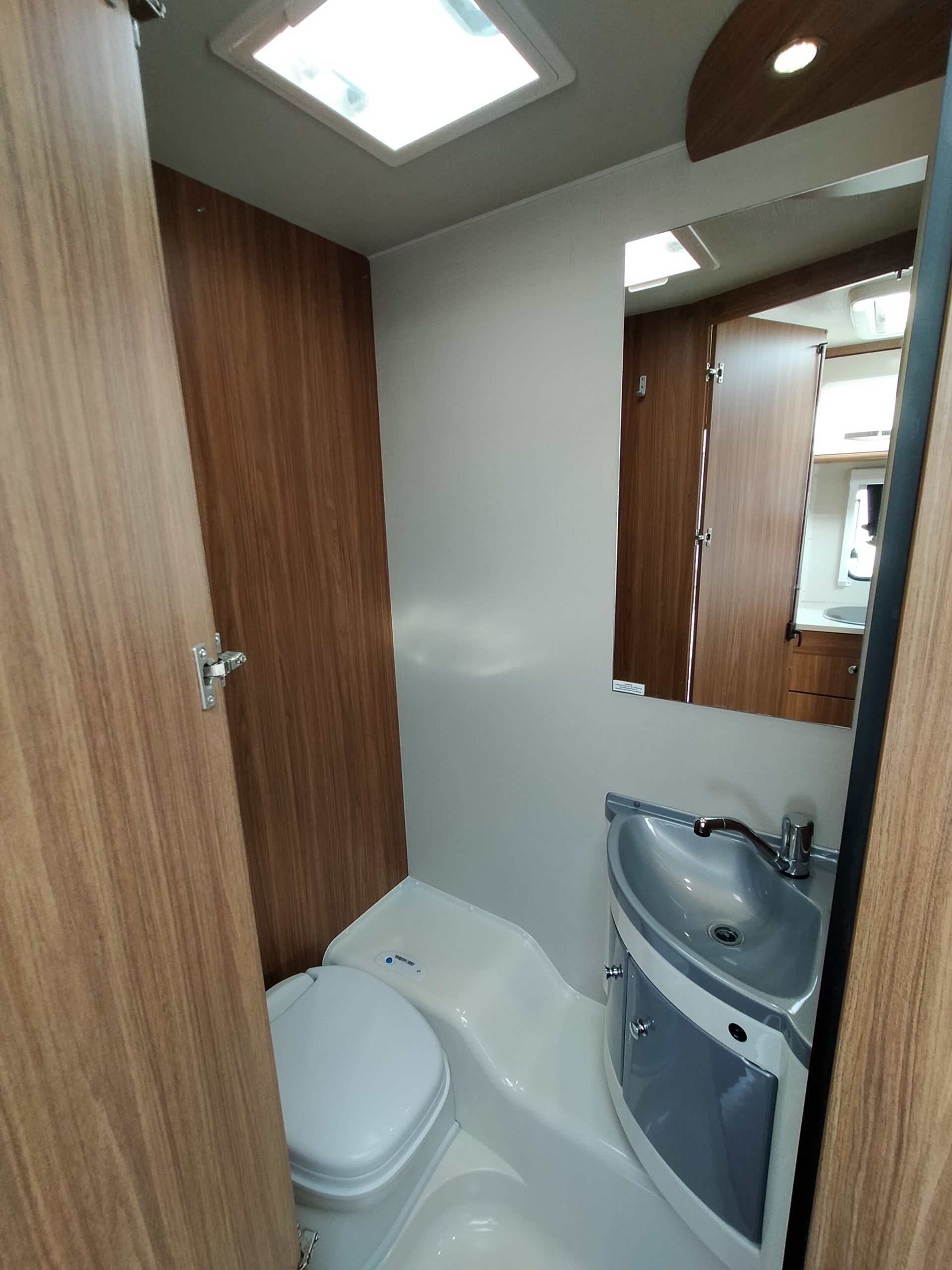 CORADO 161L Stapelbed!