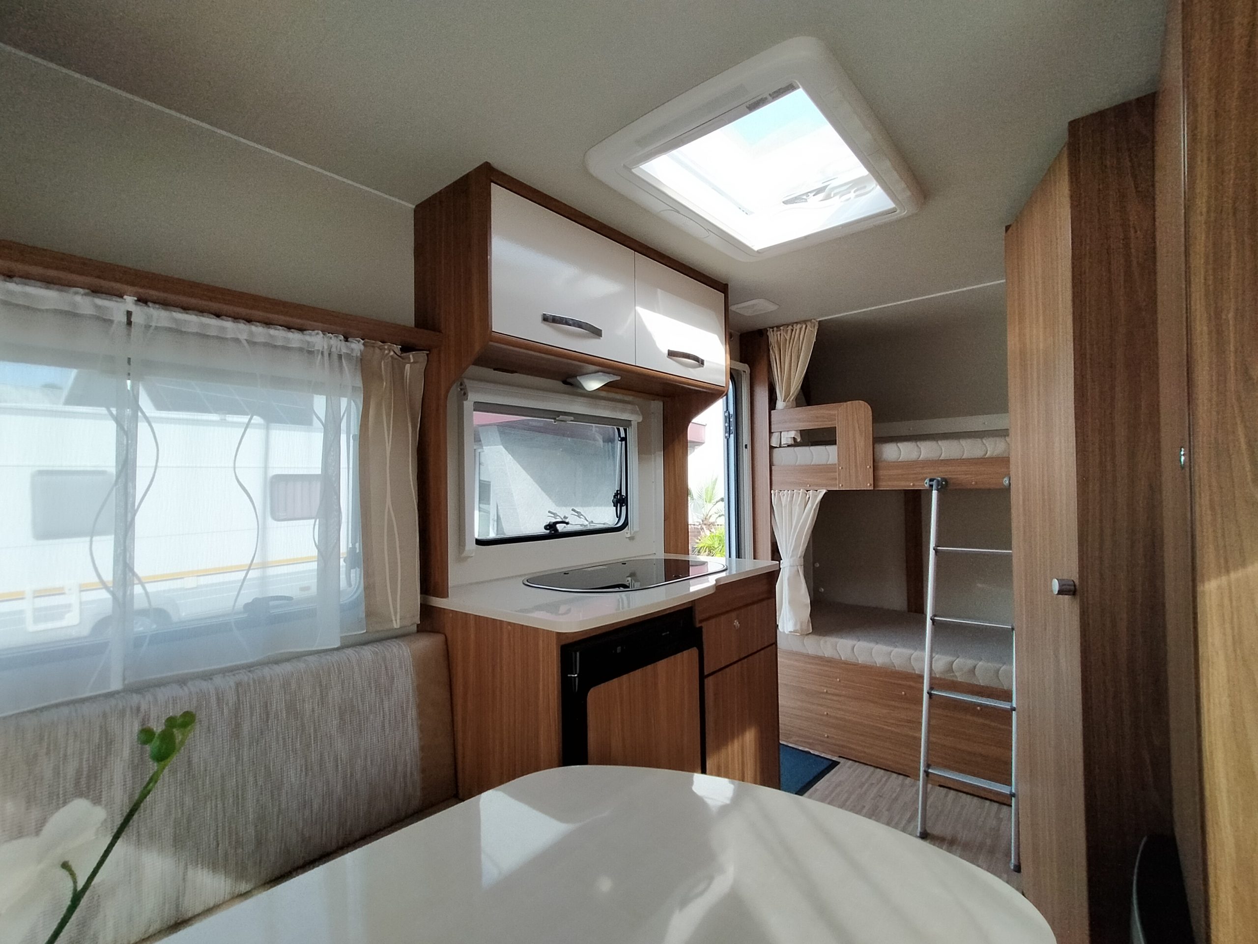 CORADO 161L Stapelbed!