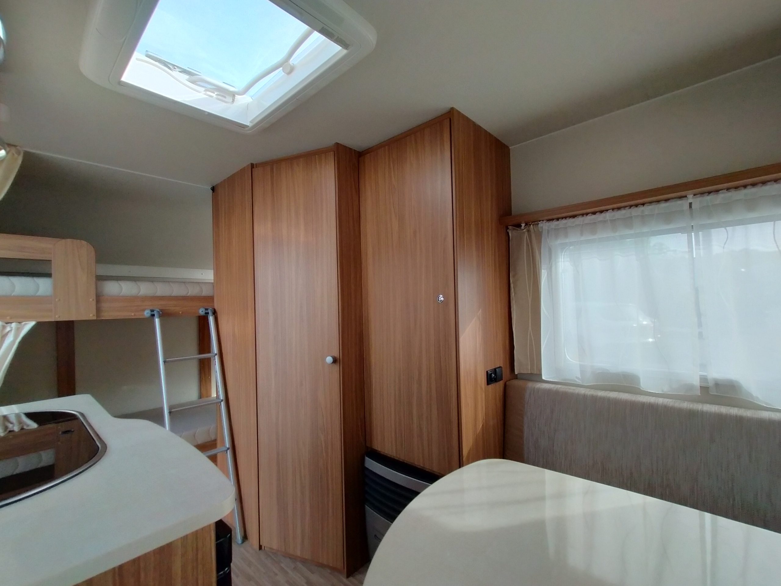 CORADO 161L Stapelbed!