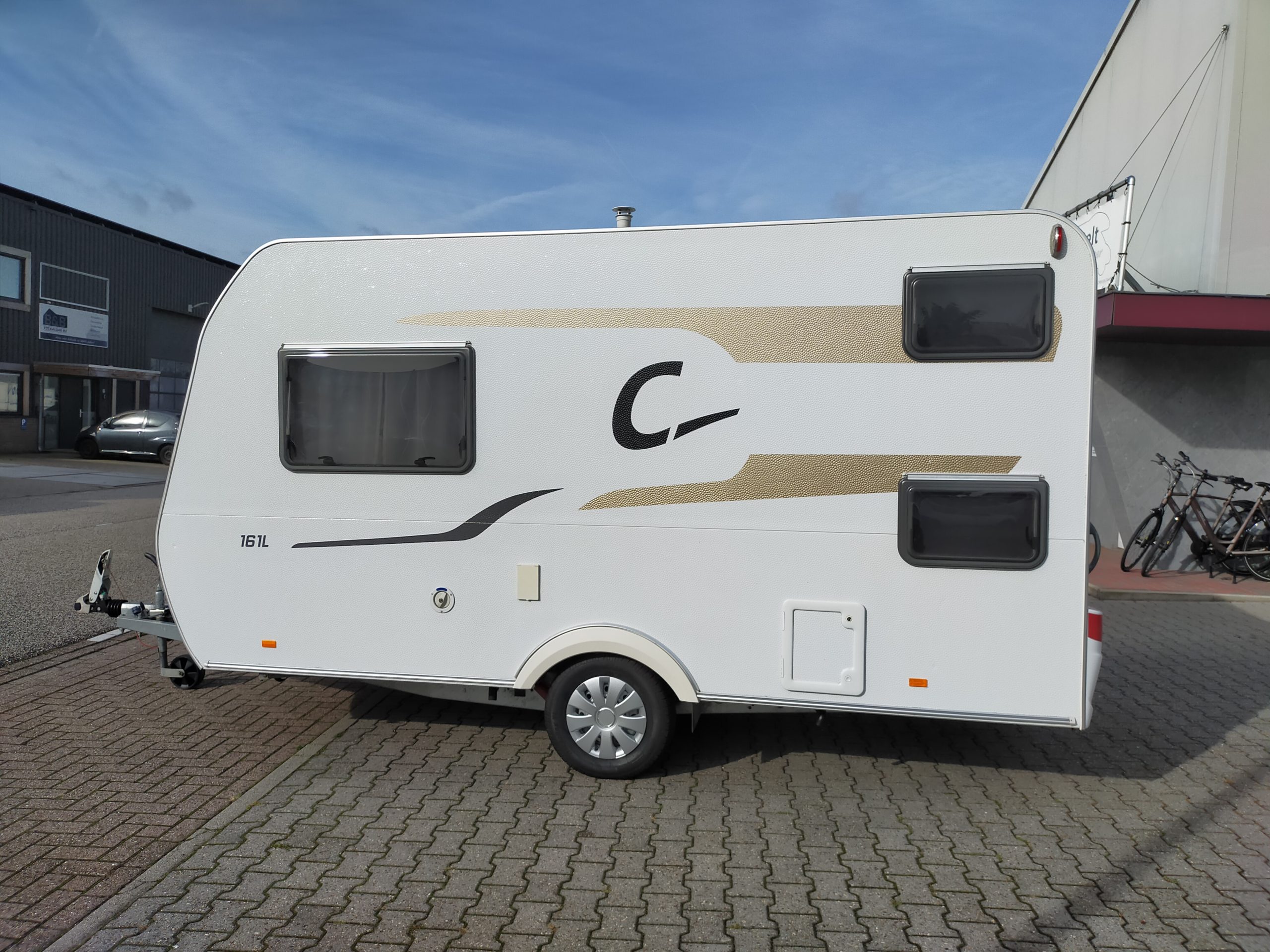 CORADO 161L Stapelbed!