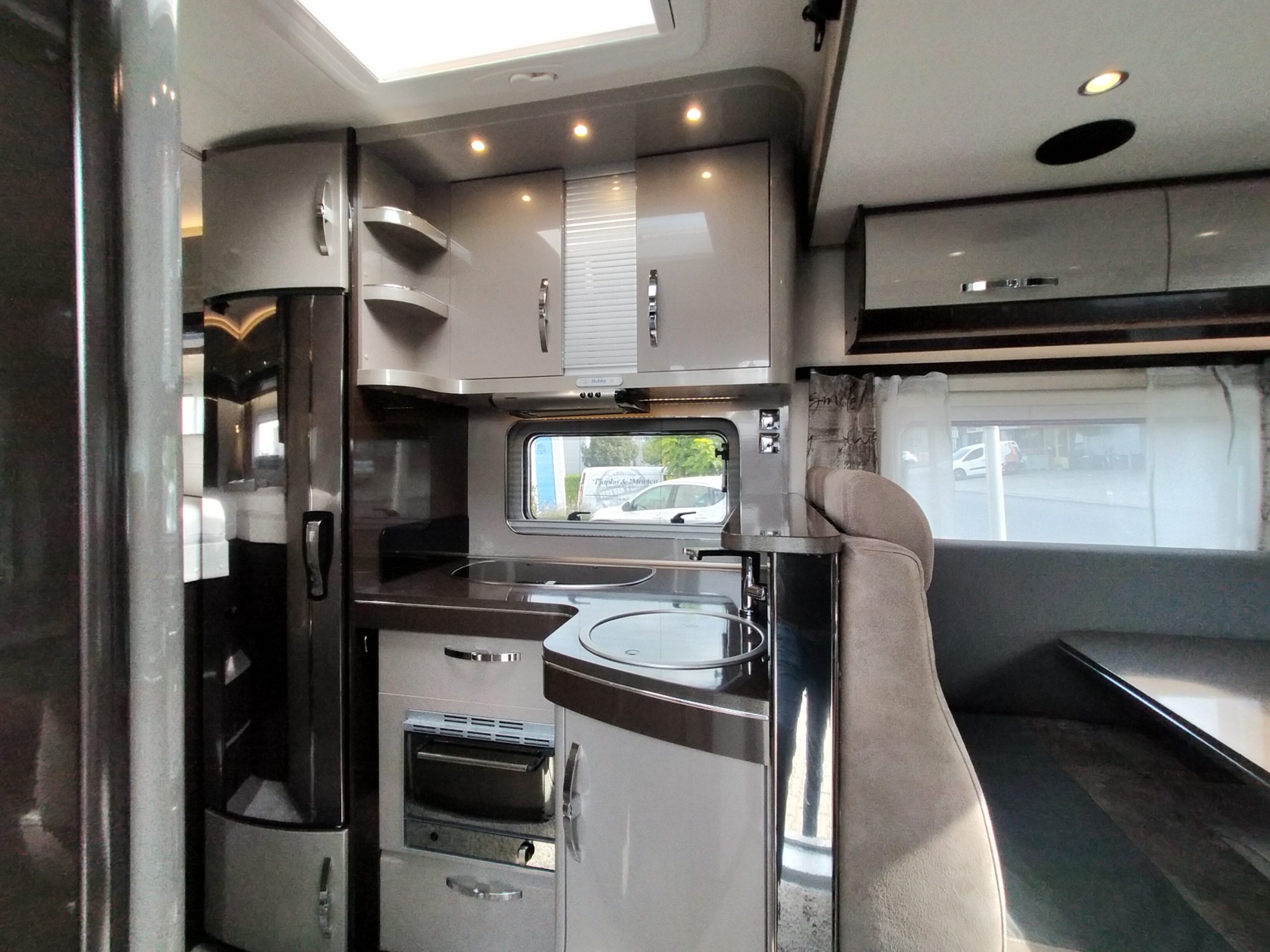 Hobby Optima Premium T75HGE lengtebedden/hefbed. Automaat!