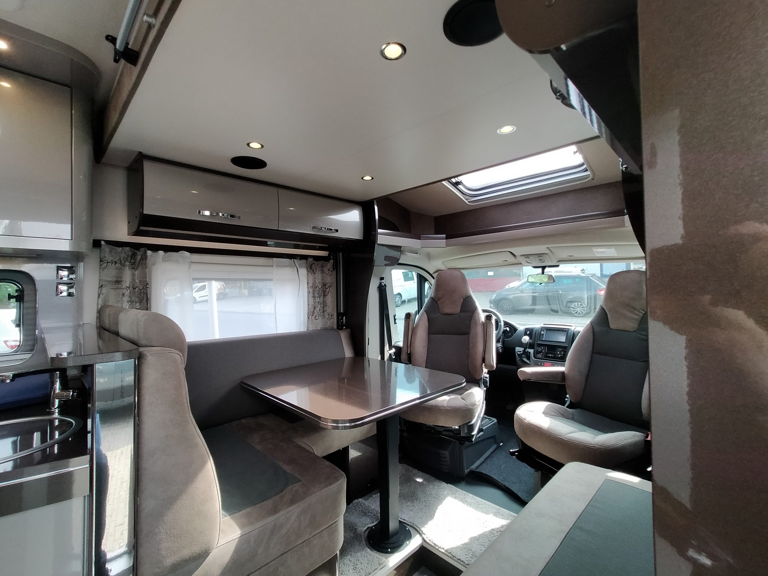 Hobby Optima Premium T75HGE lengtebedden/hefbed. Automaat!