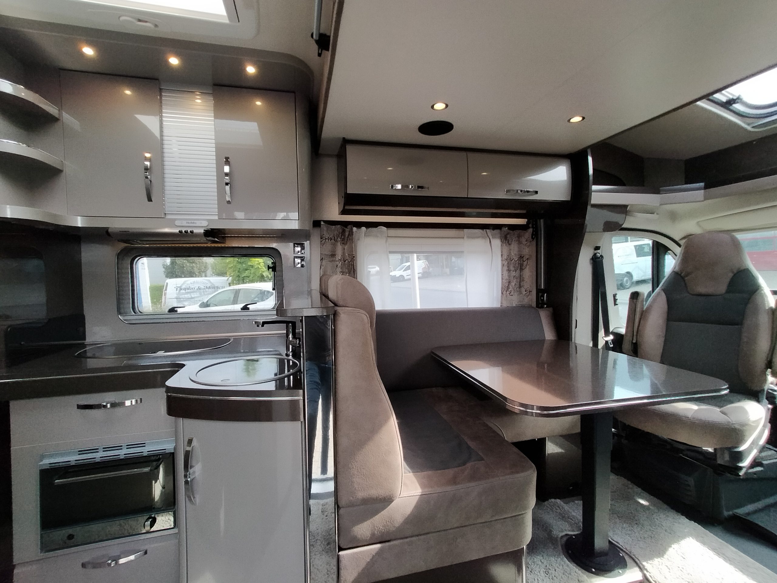 Hobby Optima Premium T75HGE lengtebedden/hefbed. Automaat!