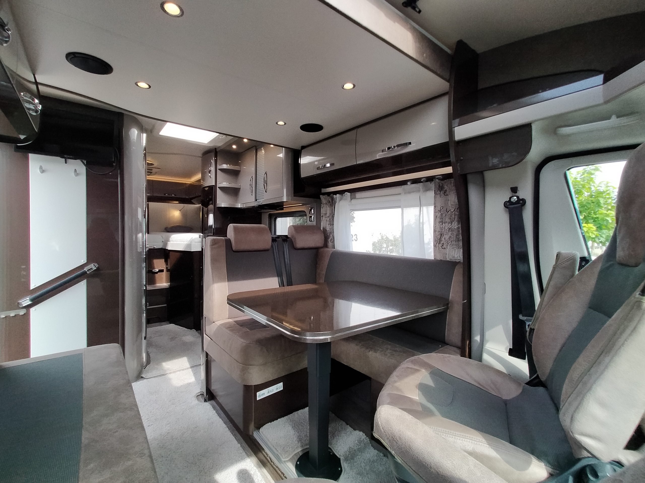 Hobby Optima Premium T75HGE lengtebedden/hefbed. Automaat!