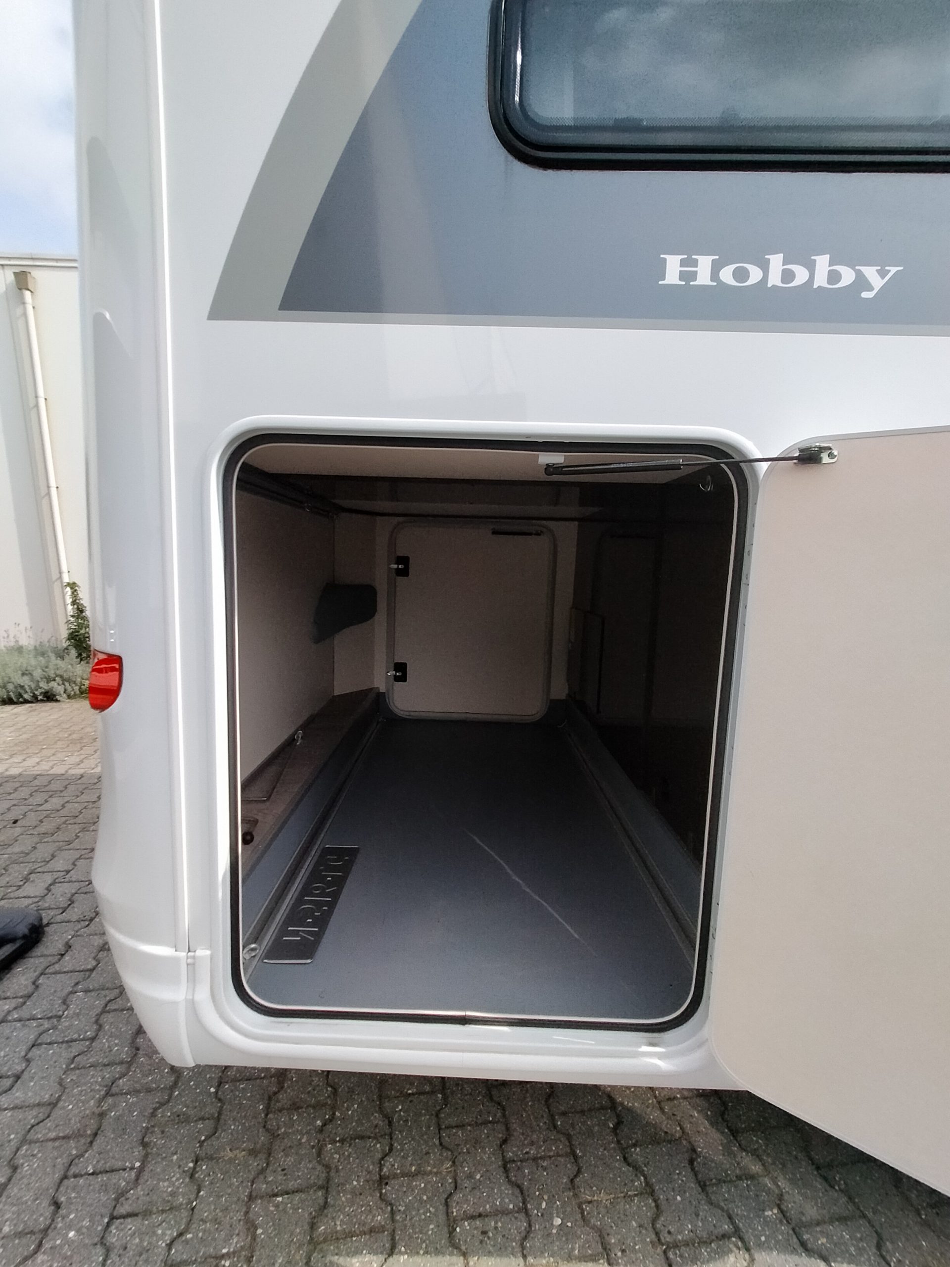 Hobby Optima Premium T75HGE lengtebedden/hefbed. Automaat!
