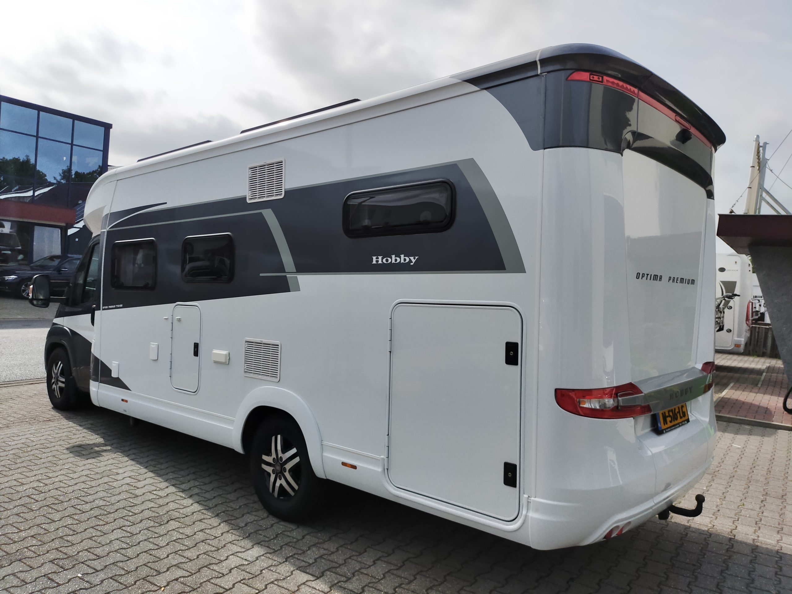 Hobby Optima Premium T75HGE lengtebedden/hefbed. Automaat!