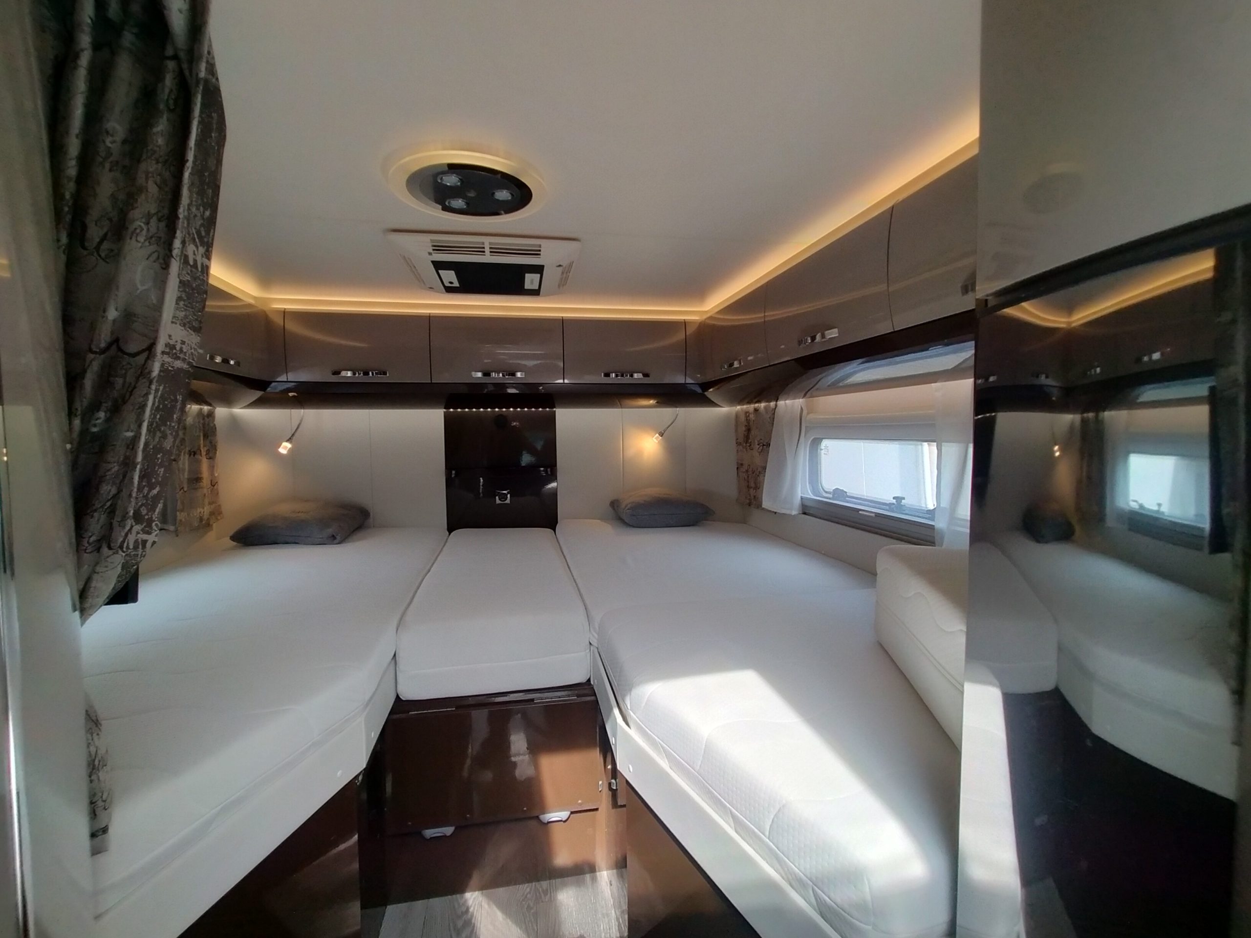 Hobby Optima Premium T75HGE lengtebedden/hefbed. Automaat!