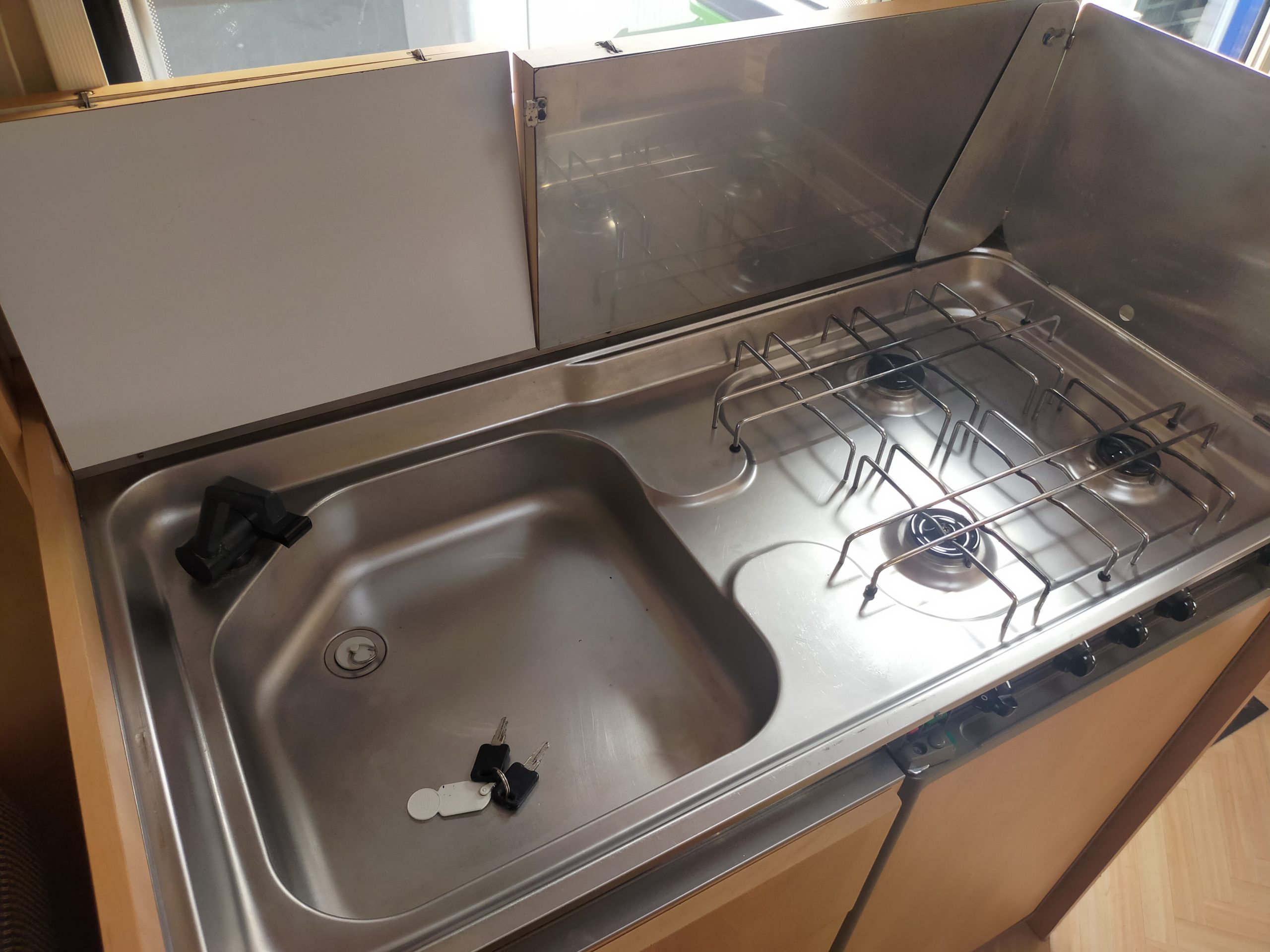 Burstner Fun 435 TS vastbed & rondzit