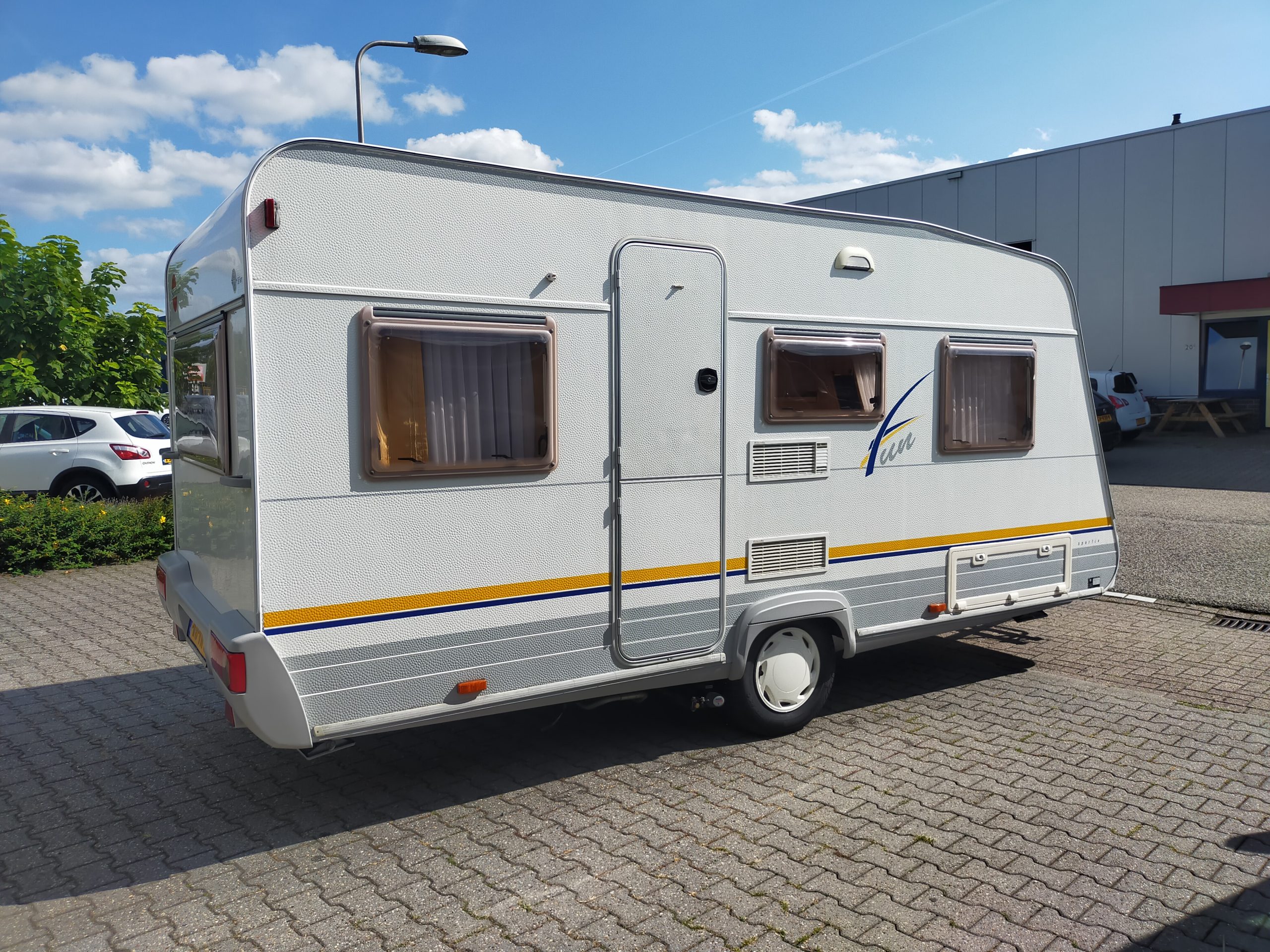 Burstner Fun 435 TS vastbed & rondzit