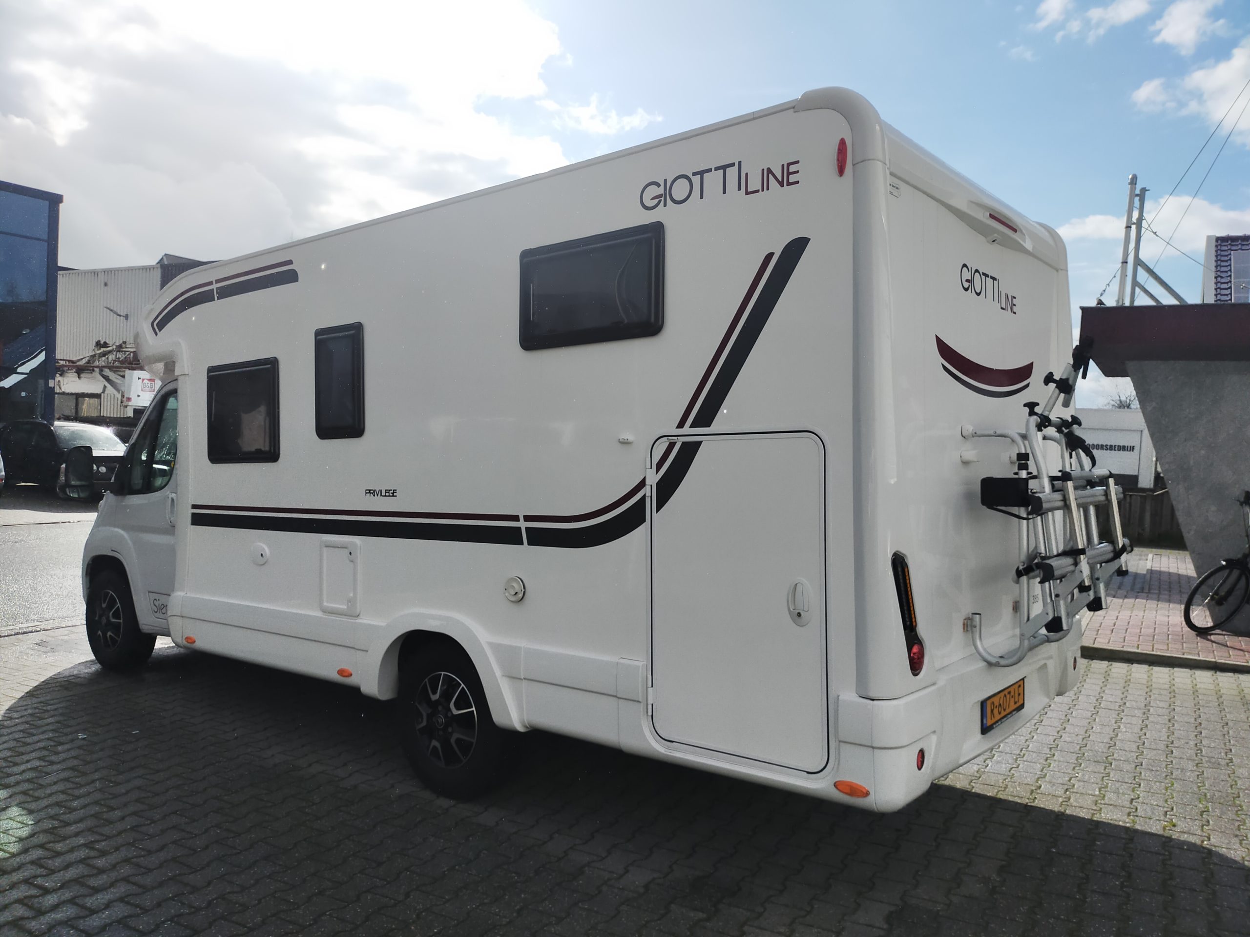 GiottiLine Siena 385 enkelebedden met hefbed 5 pers.