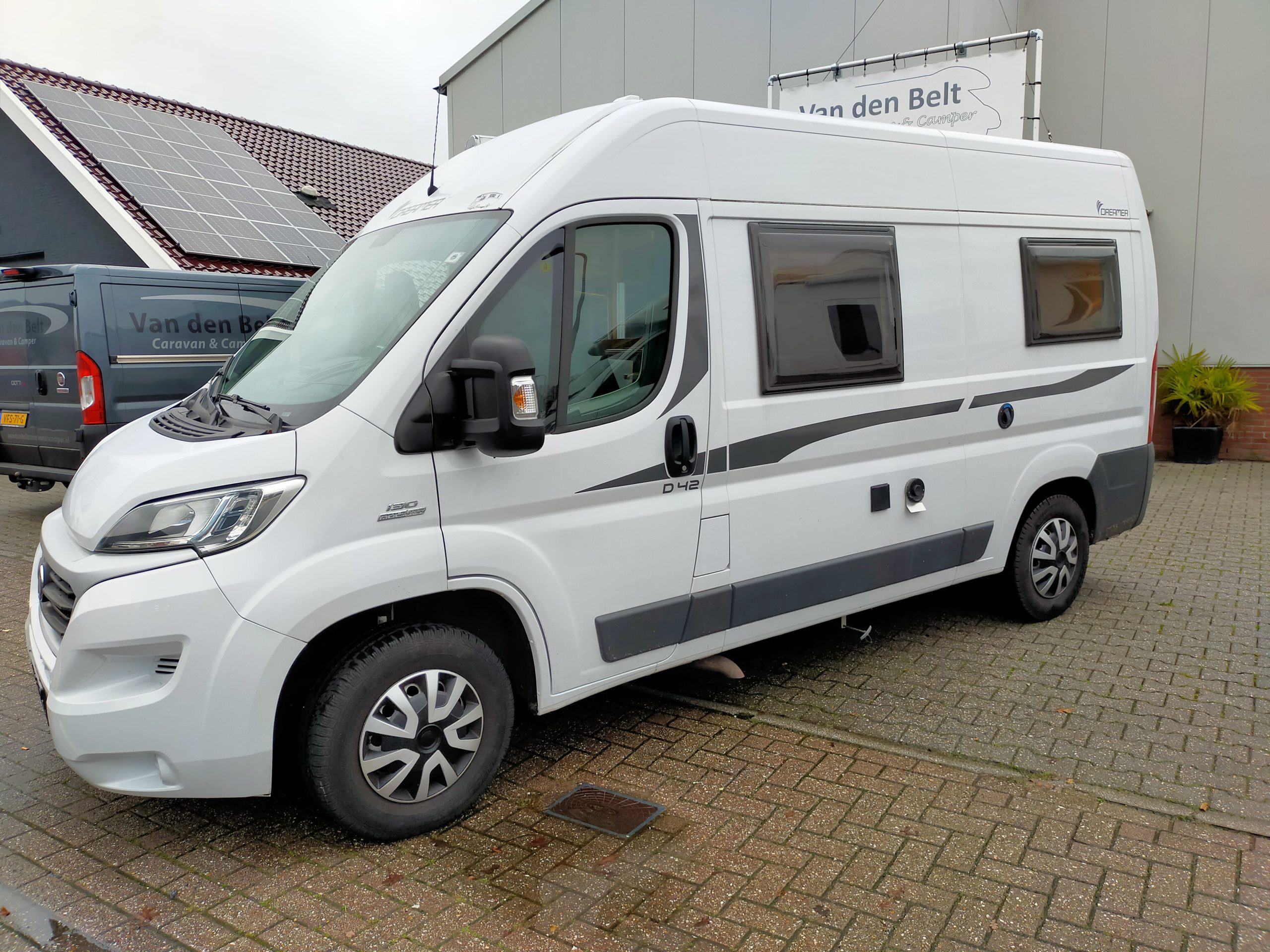 Dreamer D42 Compact met fransbed 540 cm