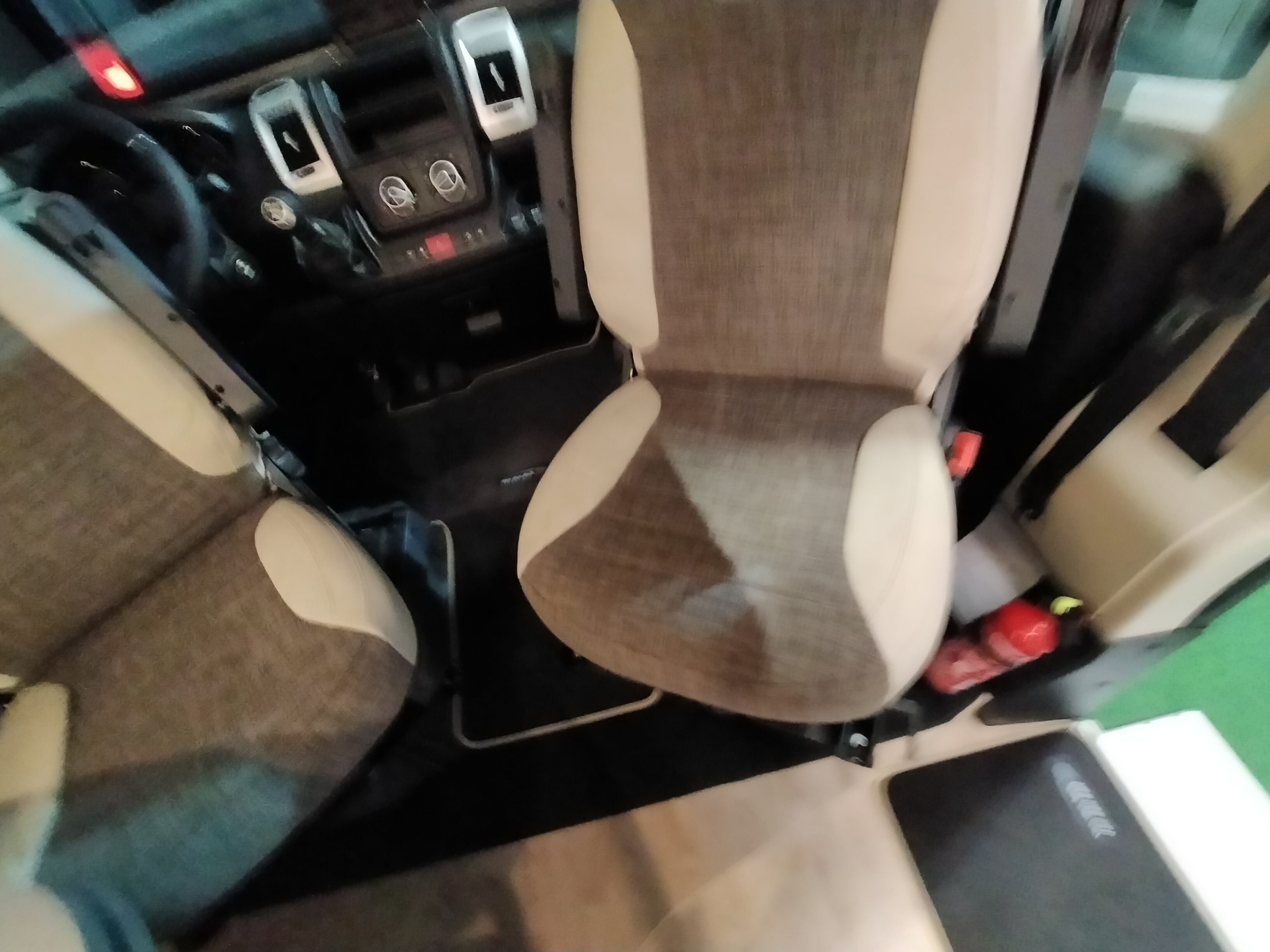 GiottiVan 60B 4 persoons met uitneembare stapelbedden