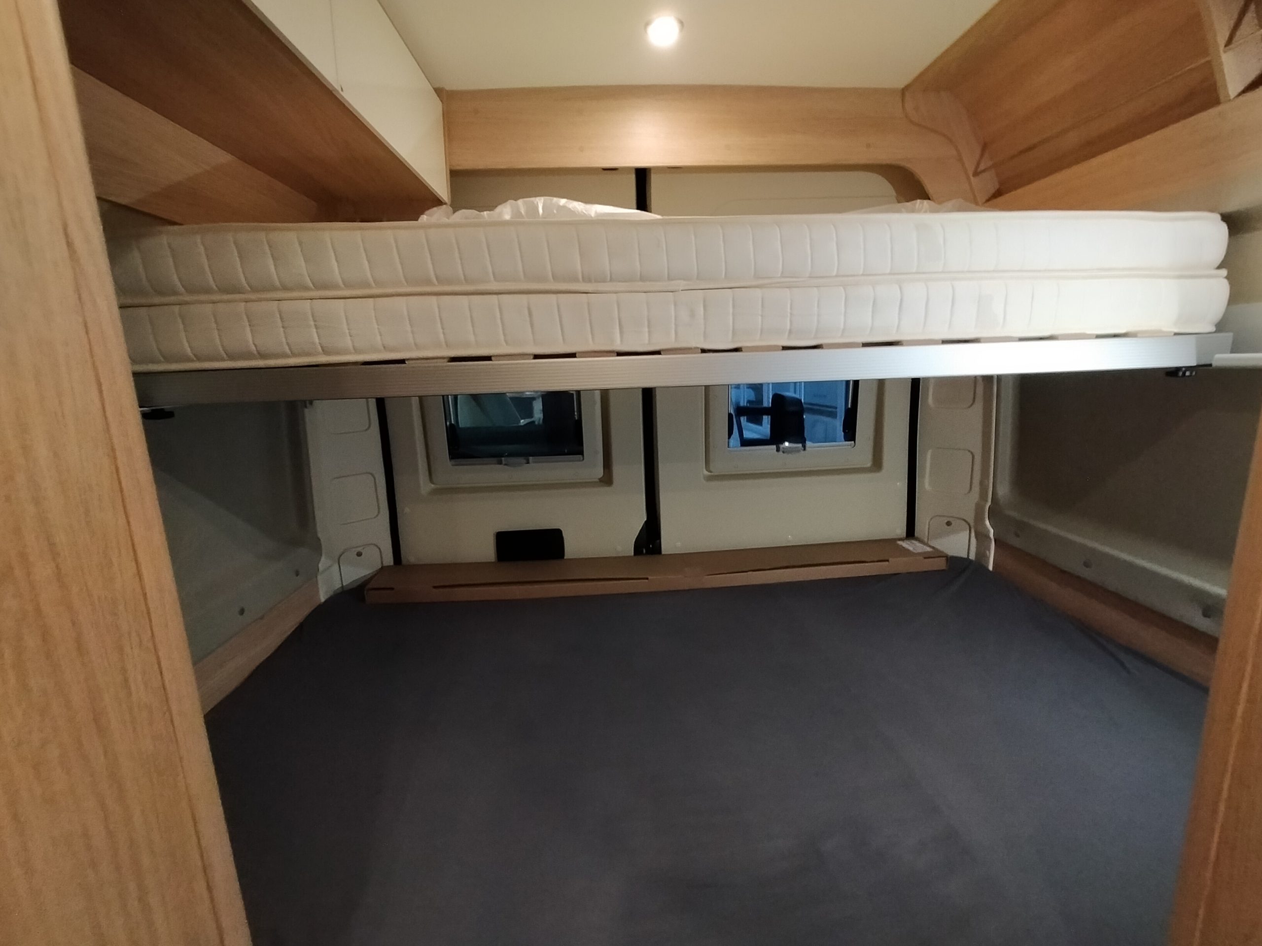 GiottiVan 60B 4 persoons met uitneembare stapelbedden