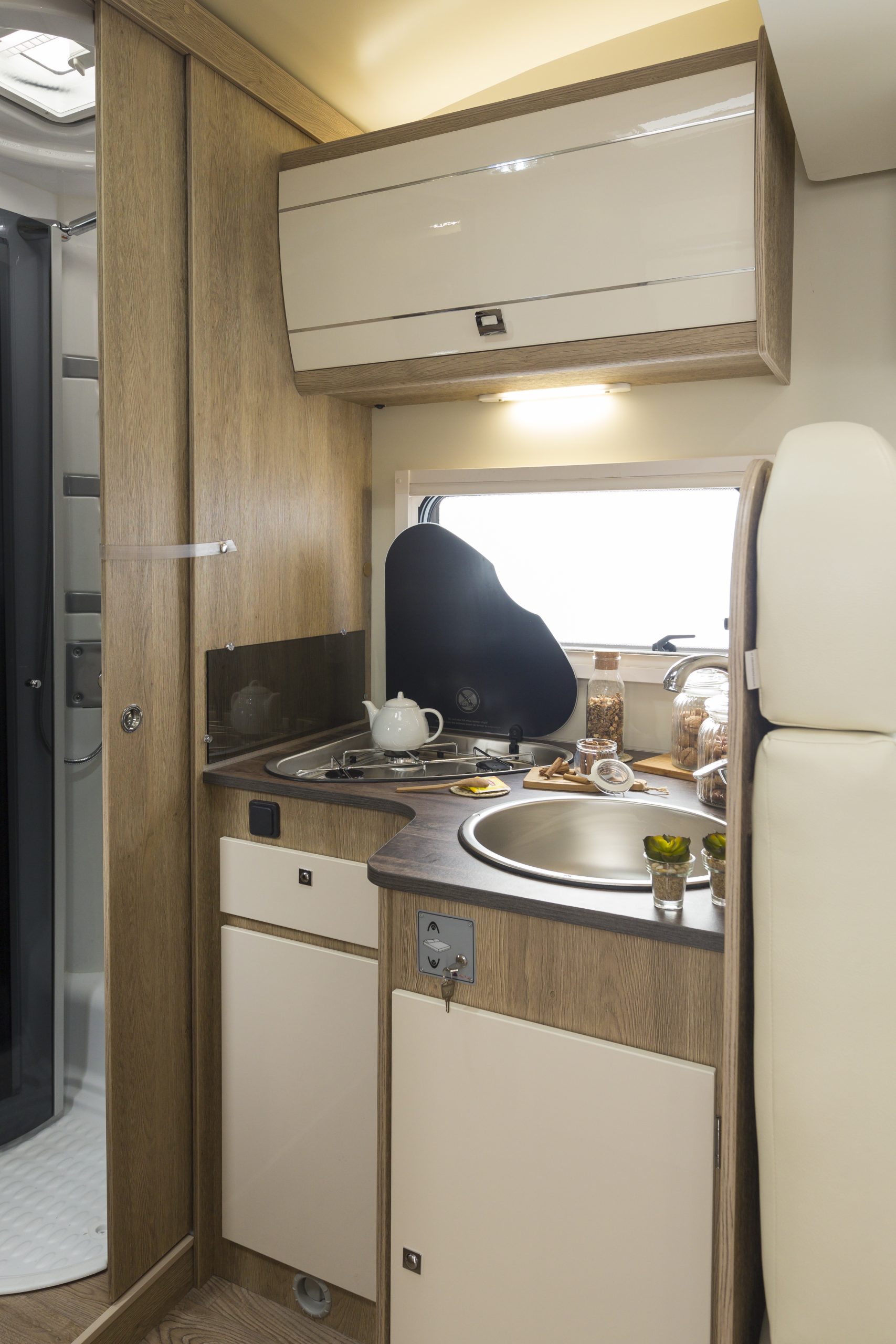 Sun DriverT580 enkelebedden/lengtebedden en hefbed 5 persoons!