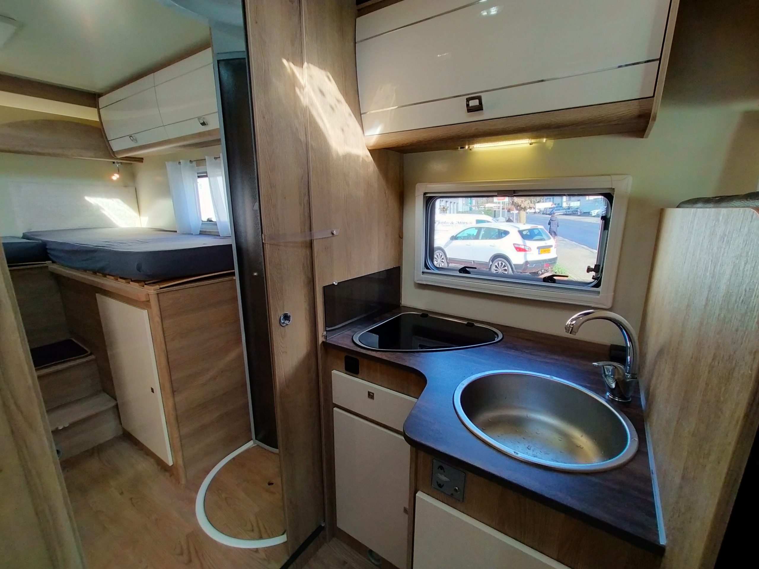 Sun DriverT580 enkelebedden/lengtebedden en hefbed 5 persoons!