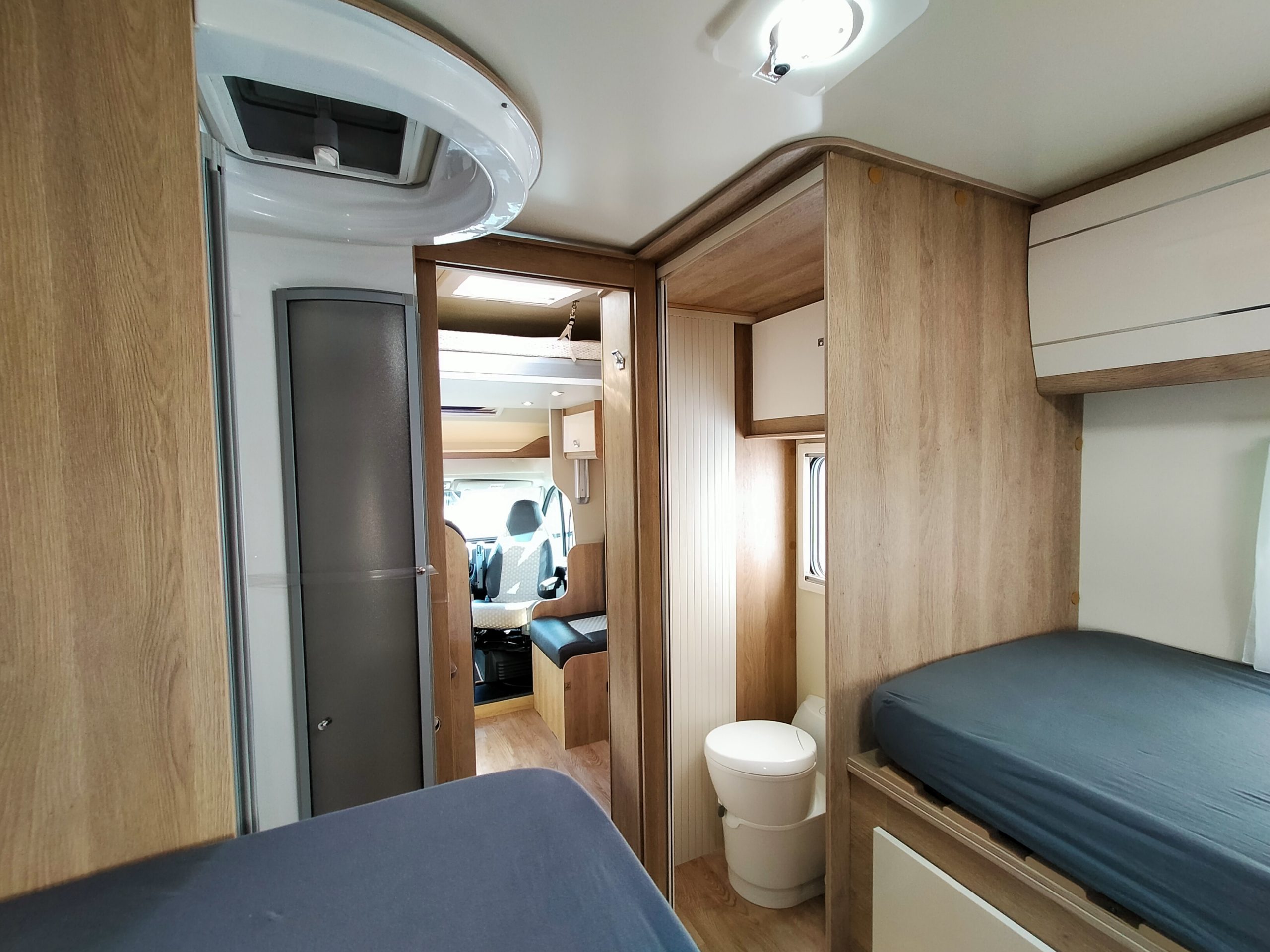 Sun DriverT580 enkelebedden/lengtebedden en hefbed 5 persoons!