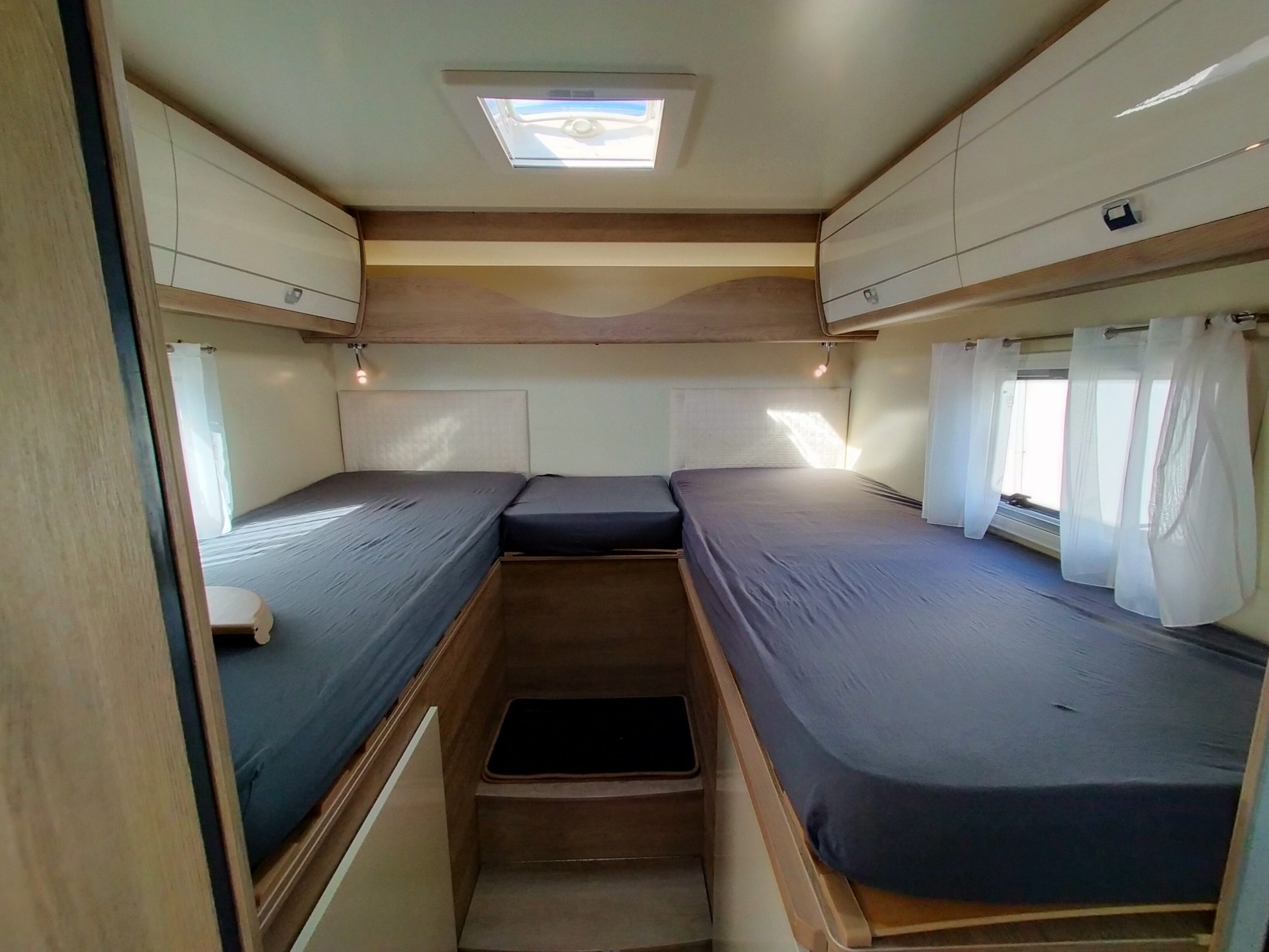 Sun DriverT580 enkelebedden/lengtebedden en hefbed 5 persoons!