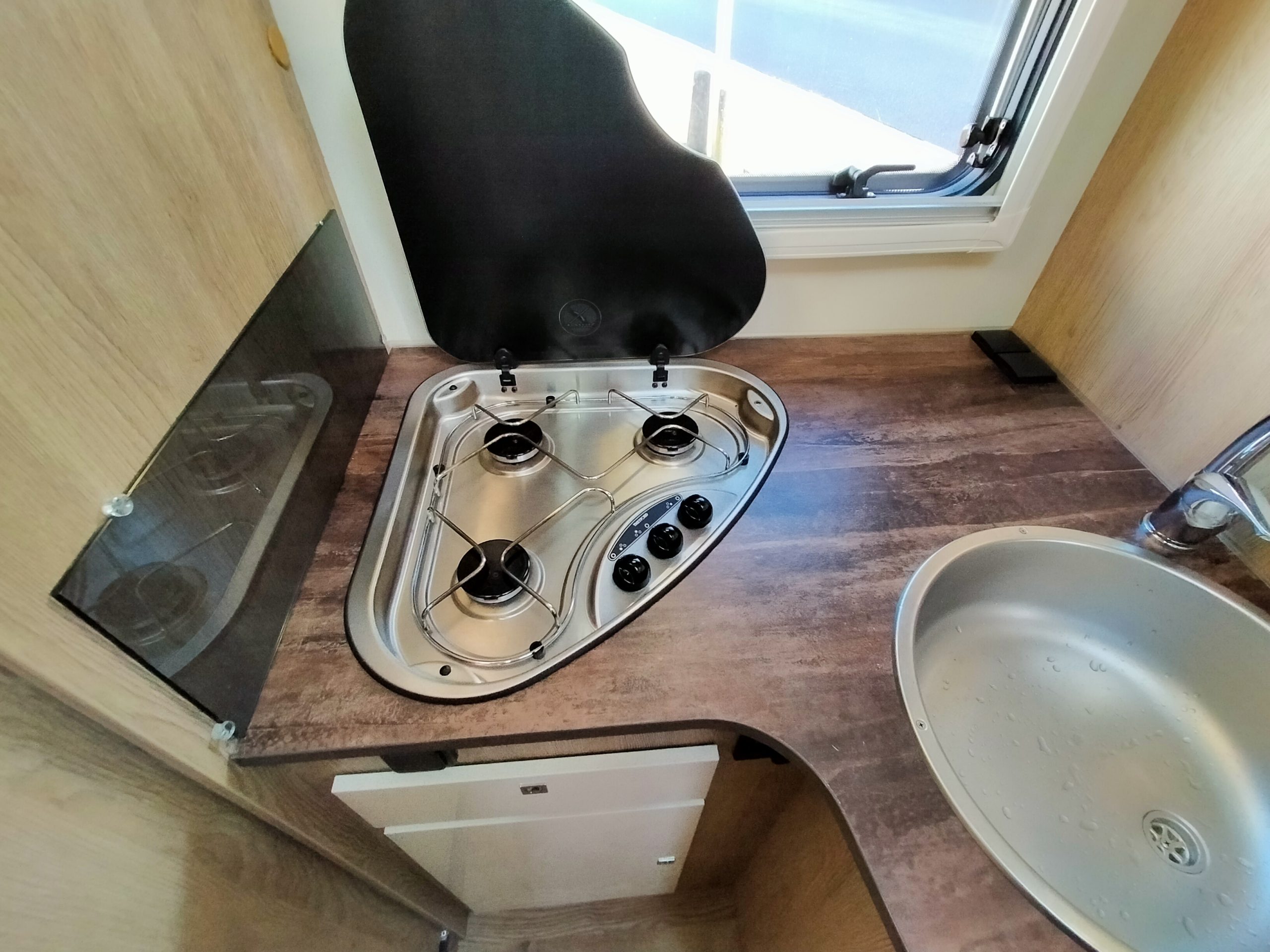 Sun DriverT580 enkelebedden/lengtebedden en hefbed 5 persoons!