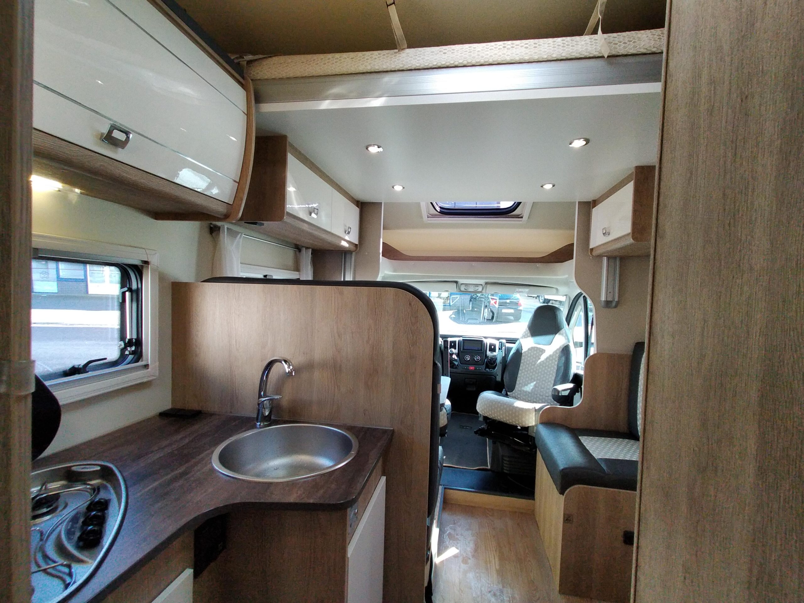 Sun DriverT580 enkelebedden/lengtebedden en hefbed 5 persoons!