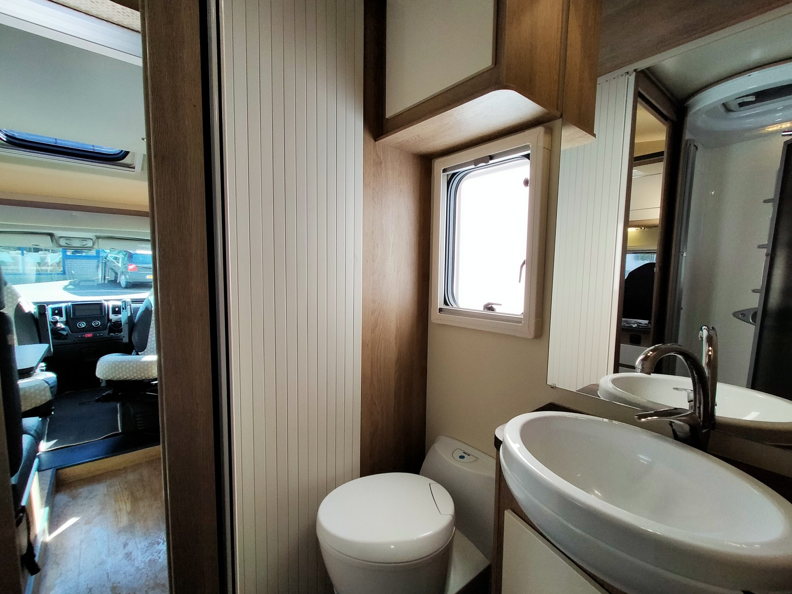 Sun DriverT580 enkelebedden/lengtebedden en hefbed 5 persoons!