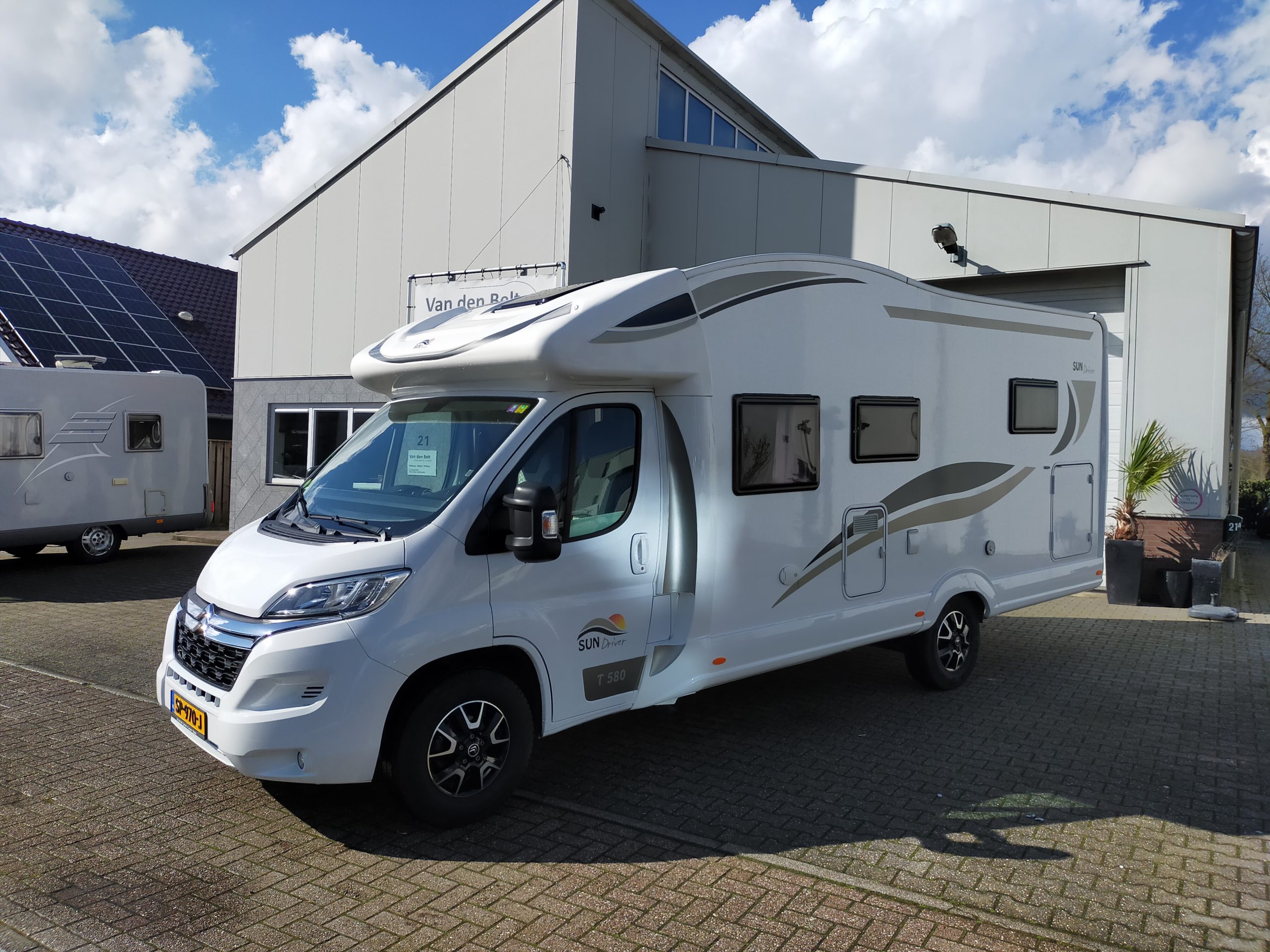 Sun DriverT580 enkelebedden/lengtebedden en hefbed 5 persoons!