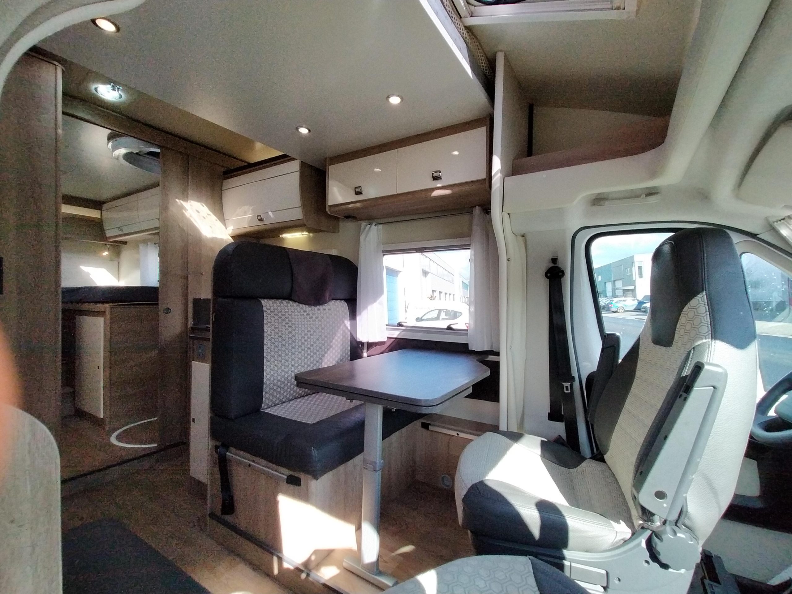 Sun DriverT580 enkelebedden/lengtebedden en hefbed 5 persoons!