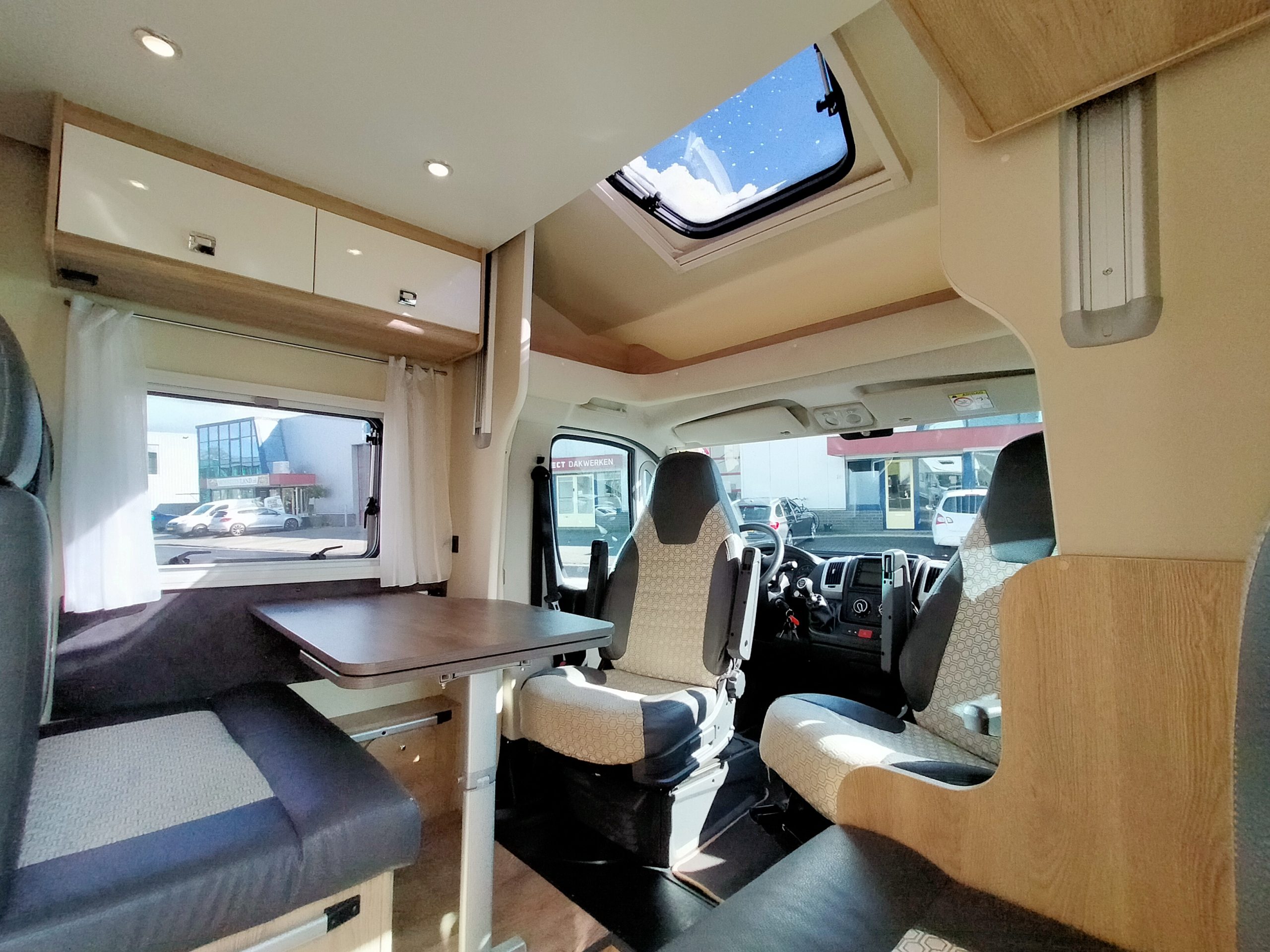 Sun DriverT580 enkelebedden/lengtebedden en hefbed 5 persoons!