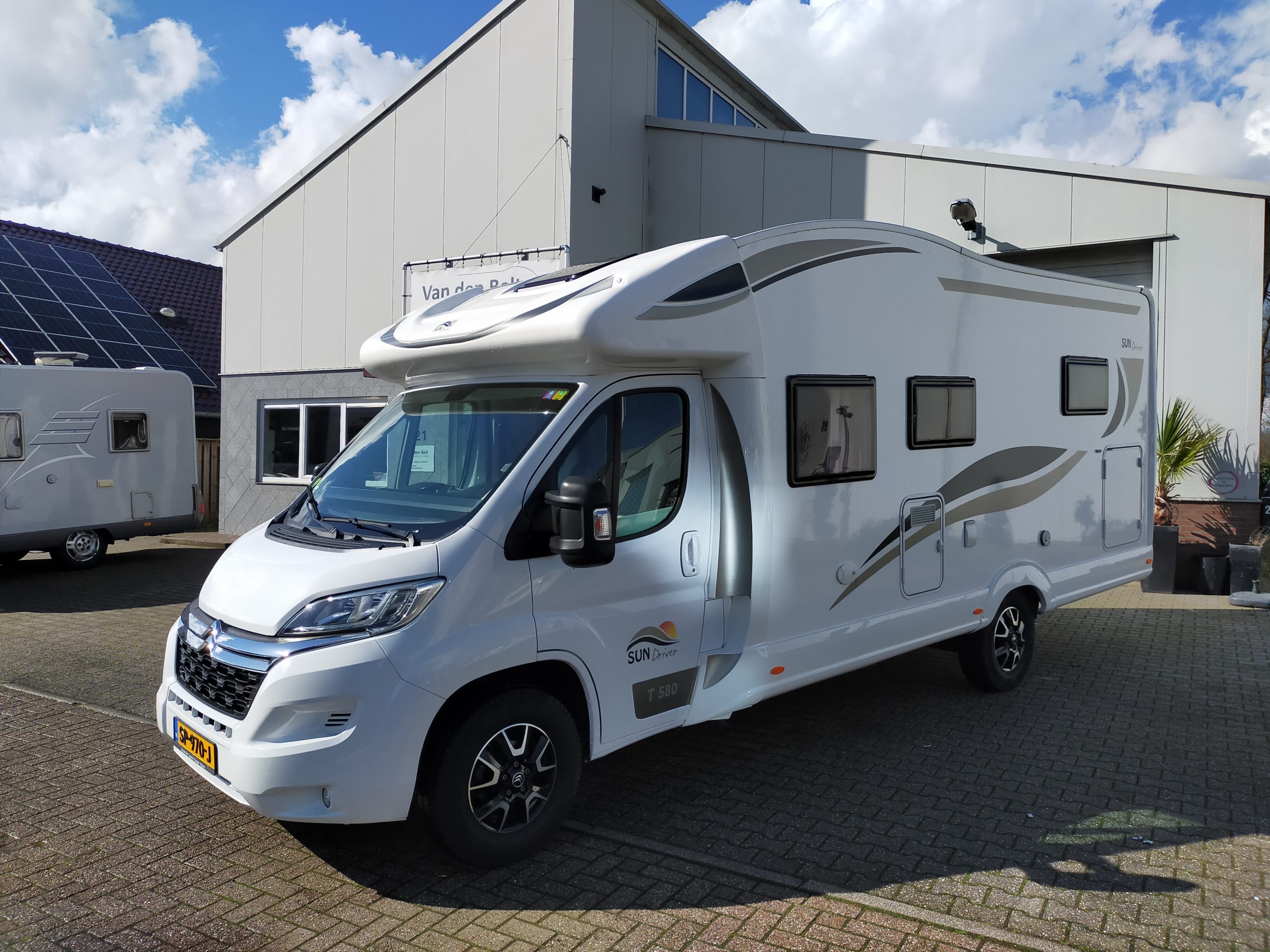 Sun DriverT580 enkelebedden/lengtebedden en hefbed 5 persoons!