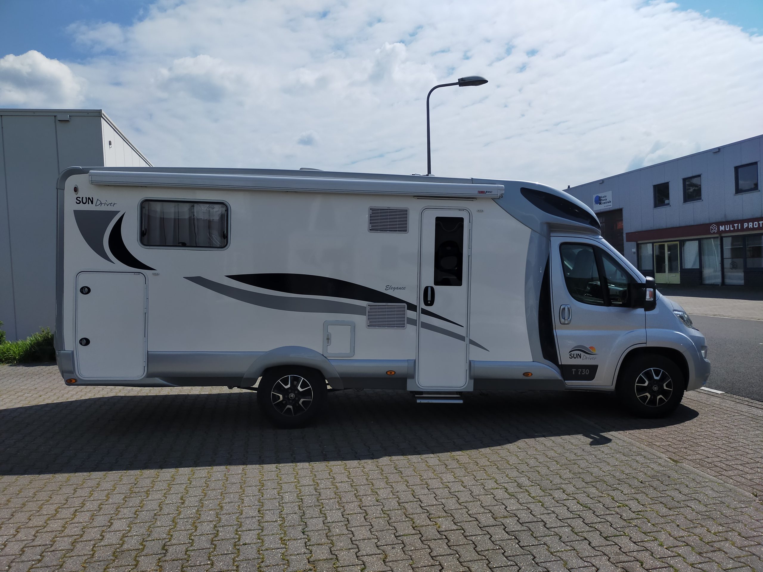 Sun Driver T730 – Qeensbed & Hefbed- 5 gordelplekken!