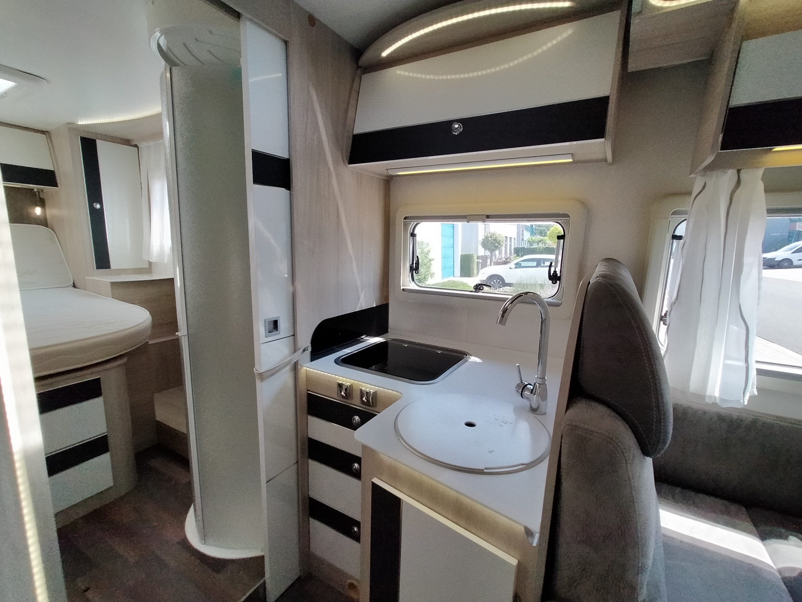 Sun Driver T730 – Qeensbed & Hefbed- 5 gordelplekken!