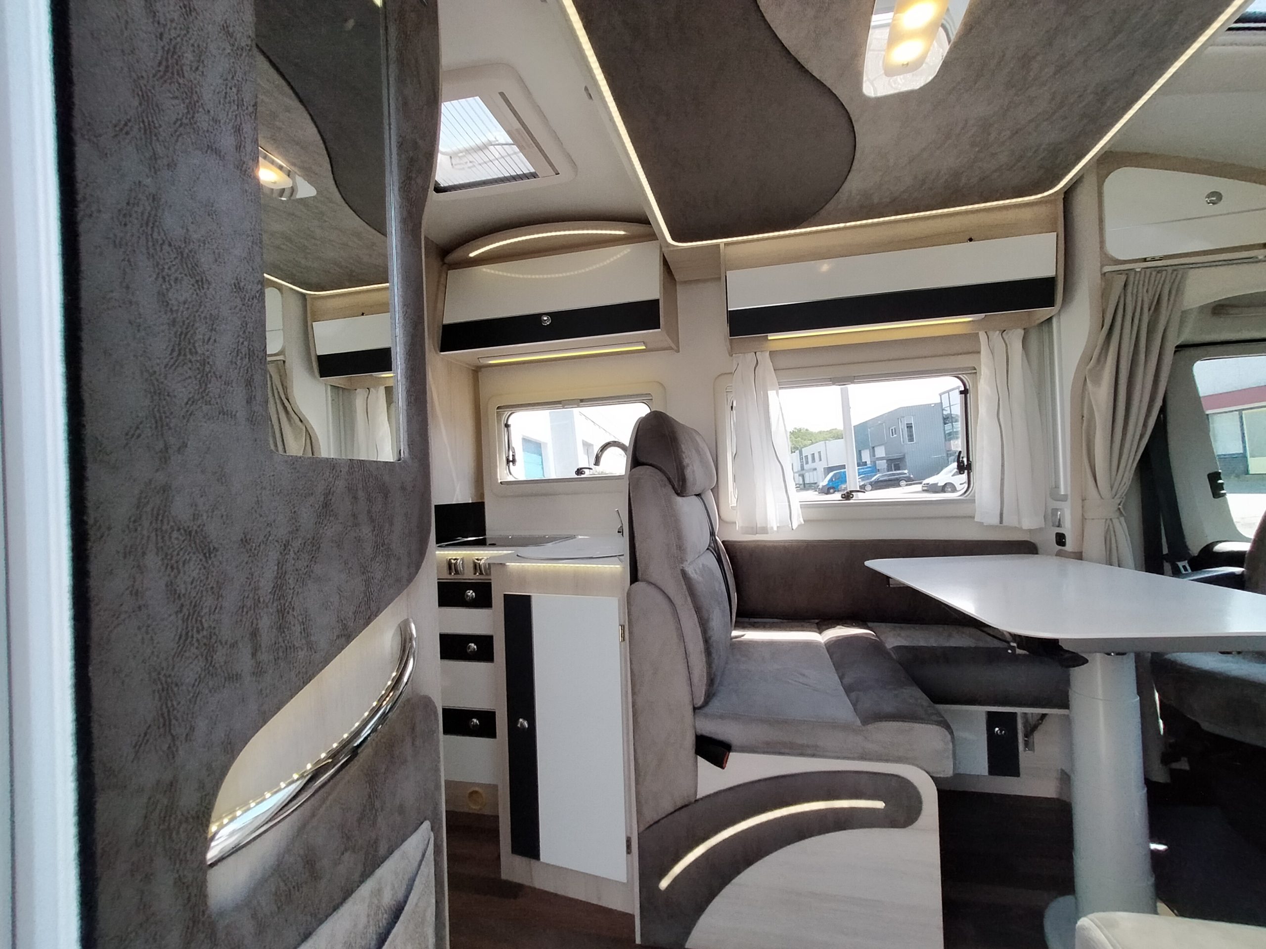 Sun Driver T730 – Qeensbed & Hefbed- 5 gordelplekken!