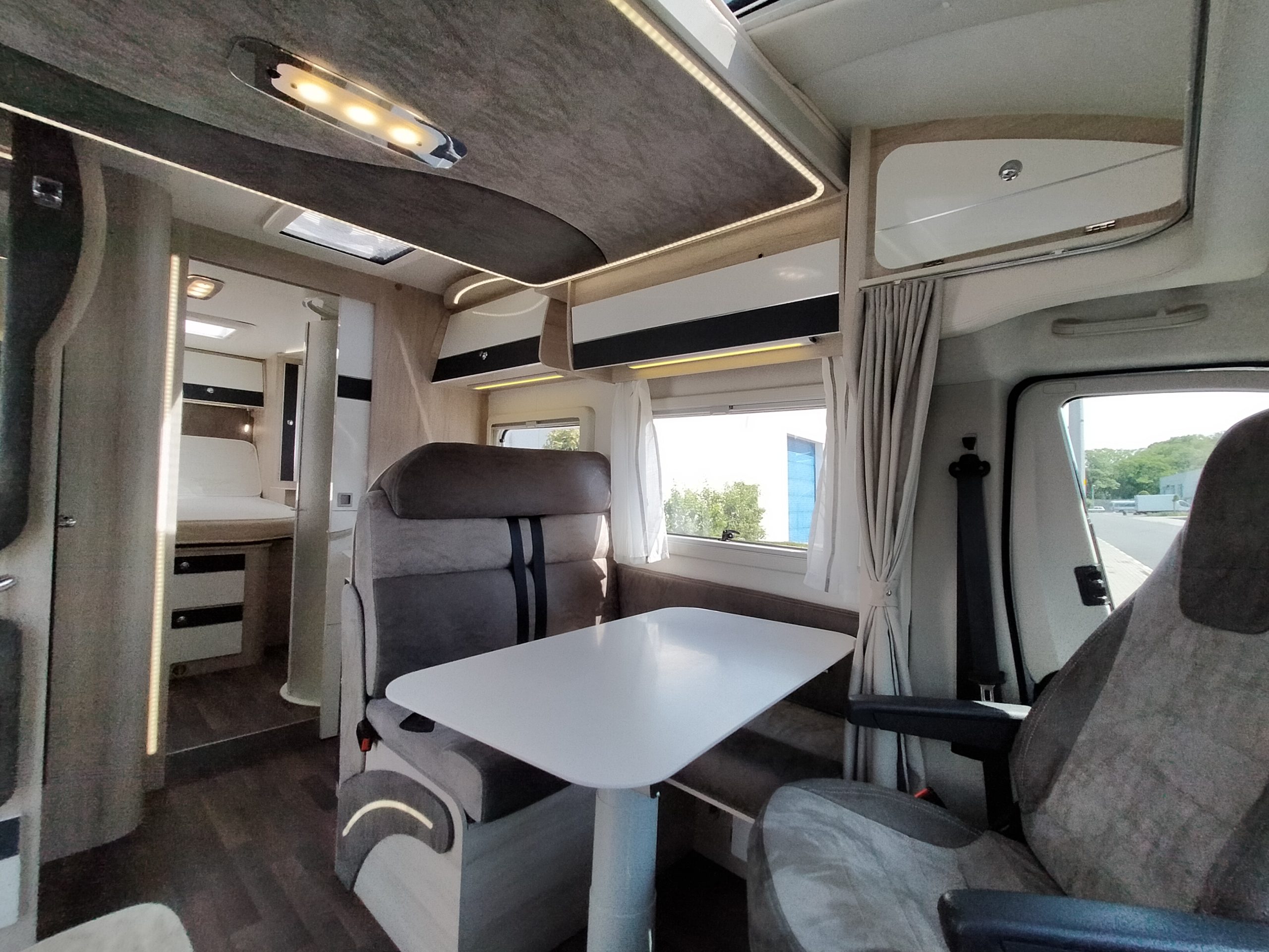 Sun Driver T730 – Qeensbed & Hefbed- 5 gordelplekken!