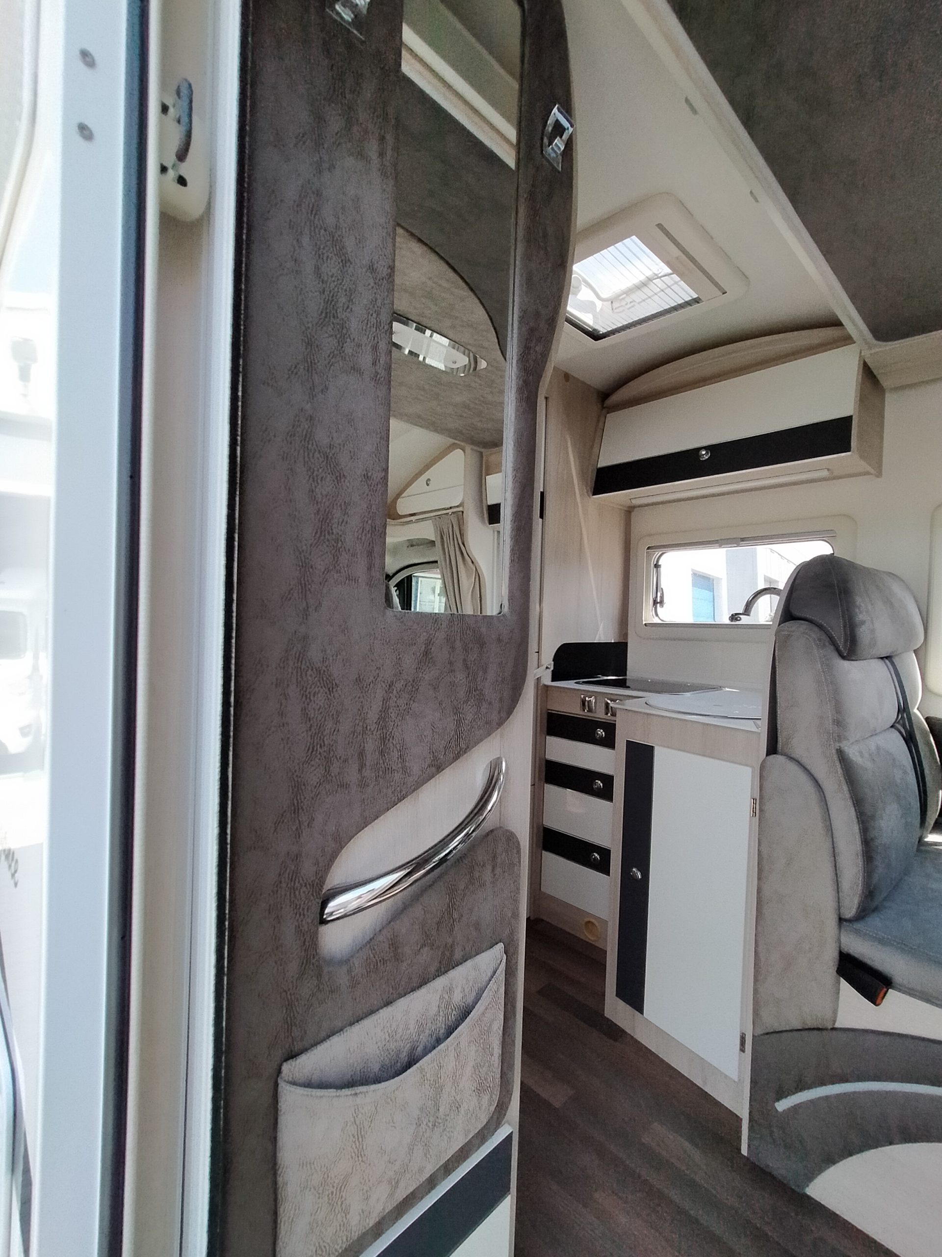 Sun Driver T730 – Qeensbed & Hefbed- 5 gordelplekken!