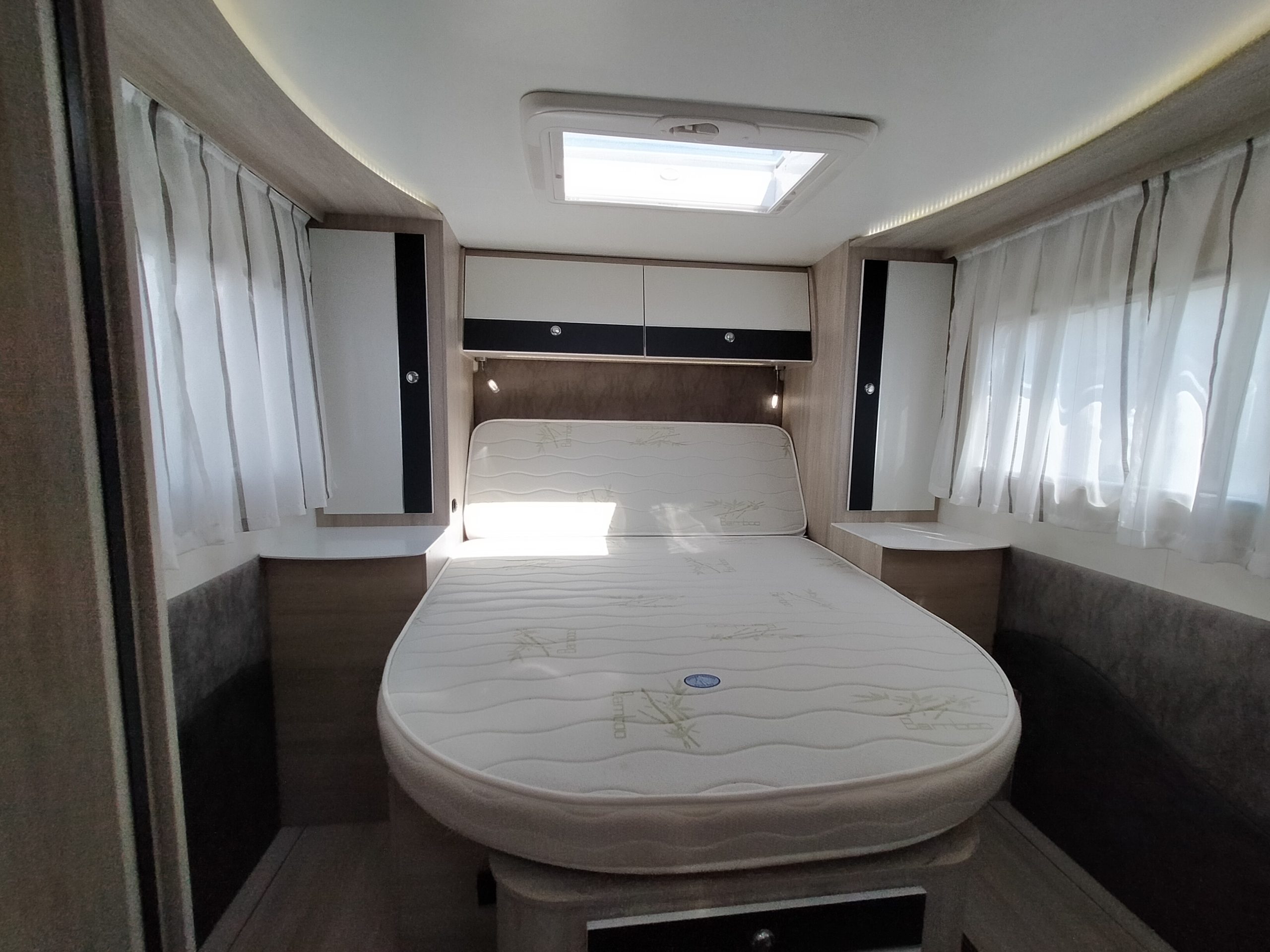 Sun Driver T730 – Qeensbed & Hefbed- 5 gordelplekken!