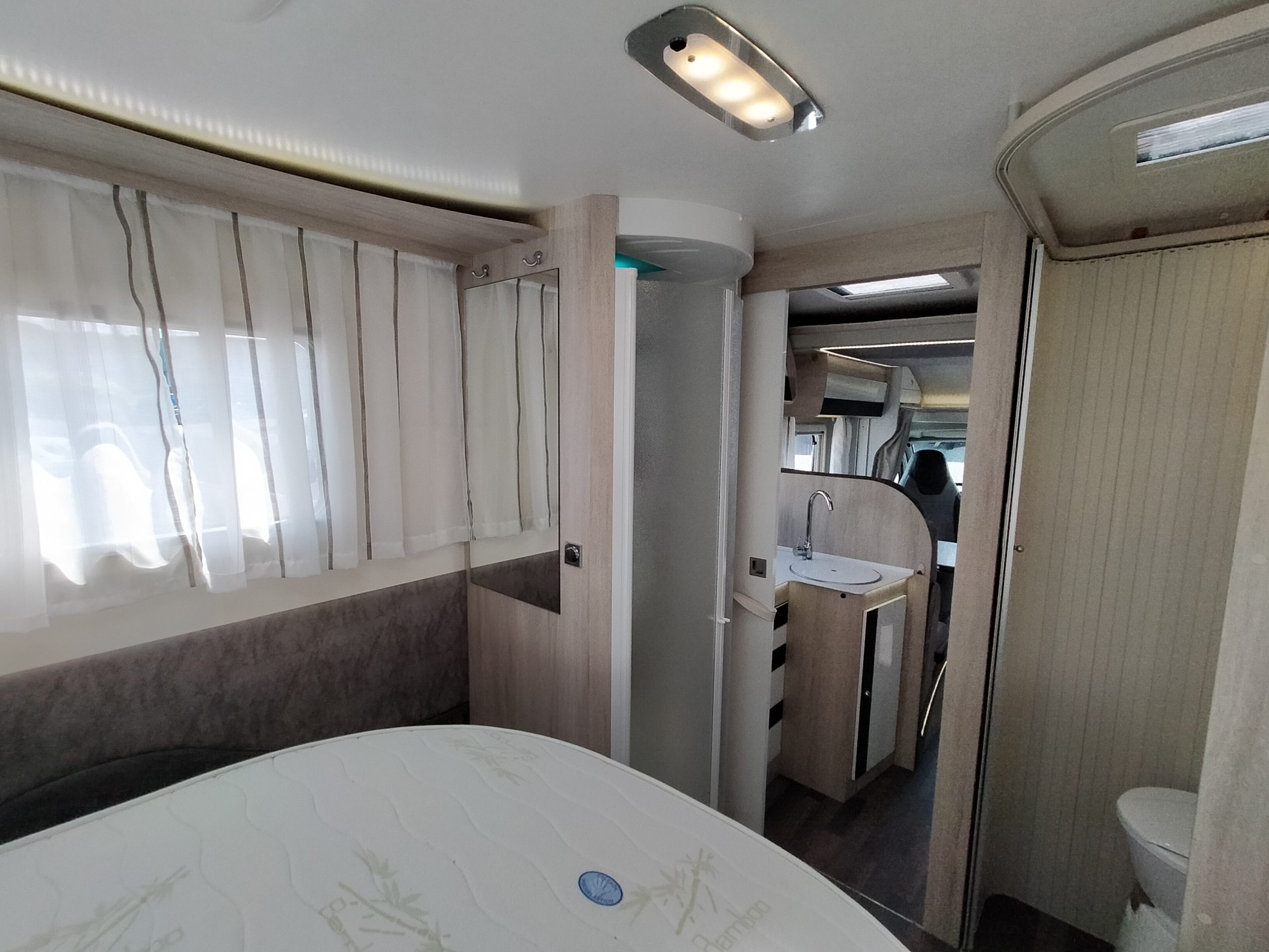 Sun Driver T730 – Qeensbed & Hefbed- 5 gordelplekken!